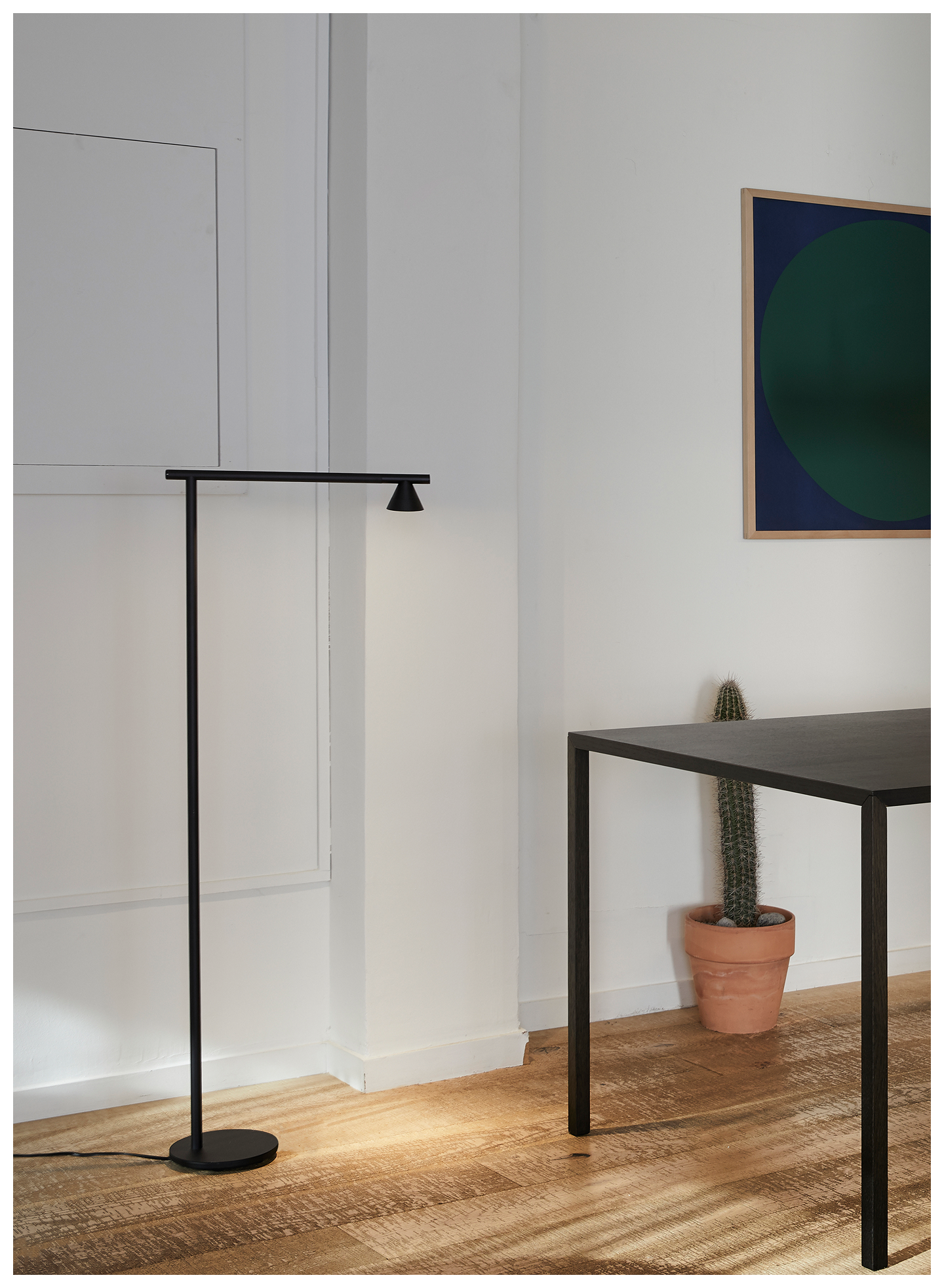 Probe Desk Lamp