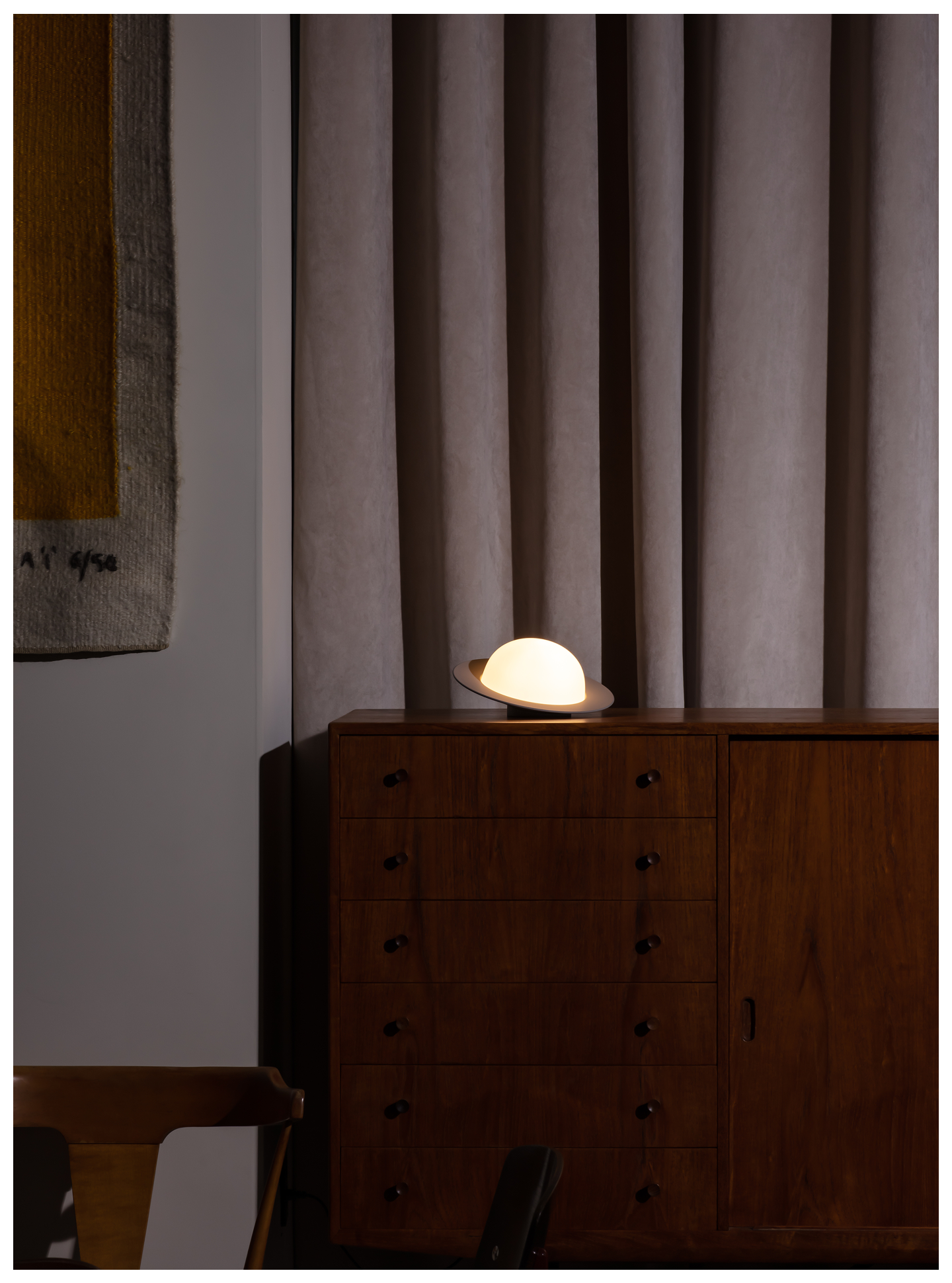 alley table tilt lamp