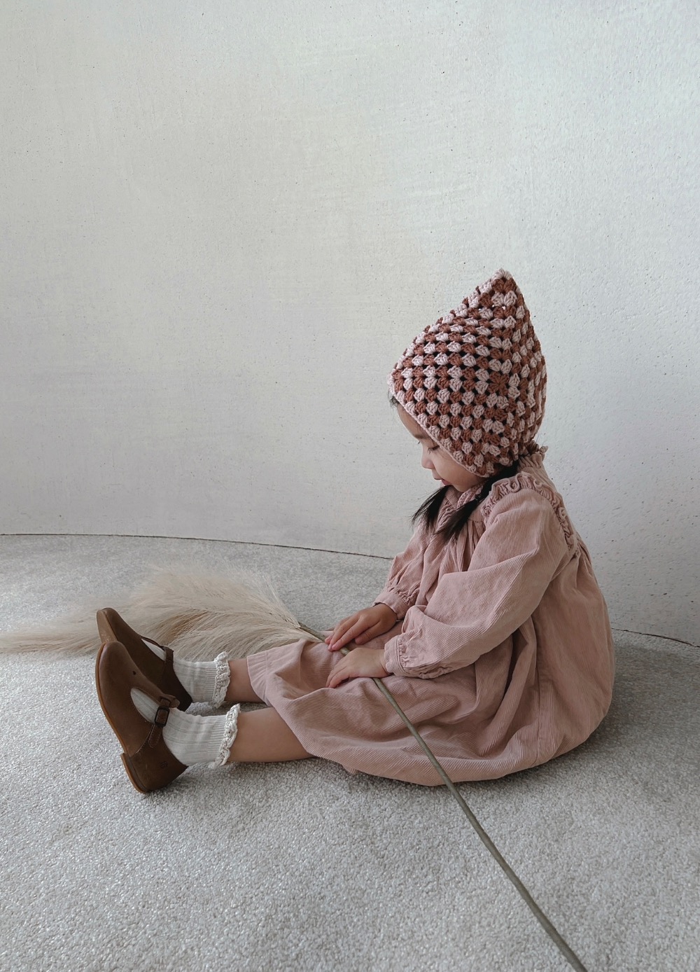 Big granny square bonnet
