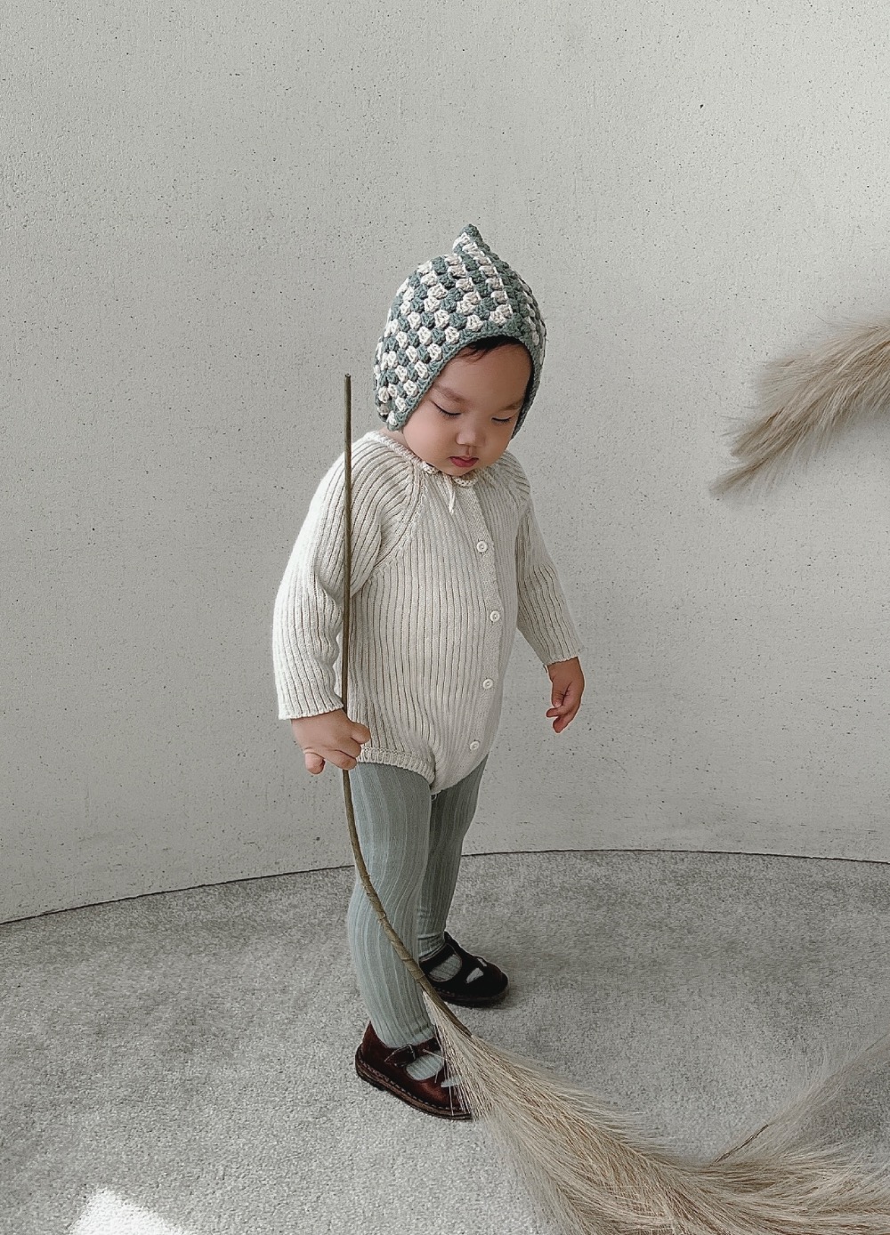 Big granny square bonnet