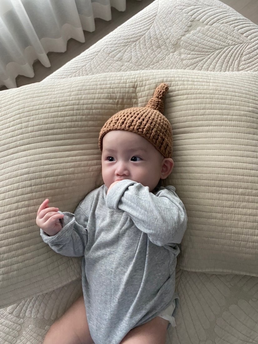 Knot hat