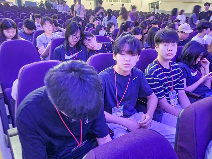 5be52a65bfcbb.jpg