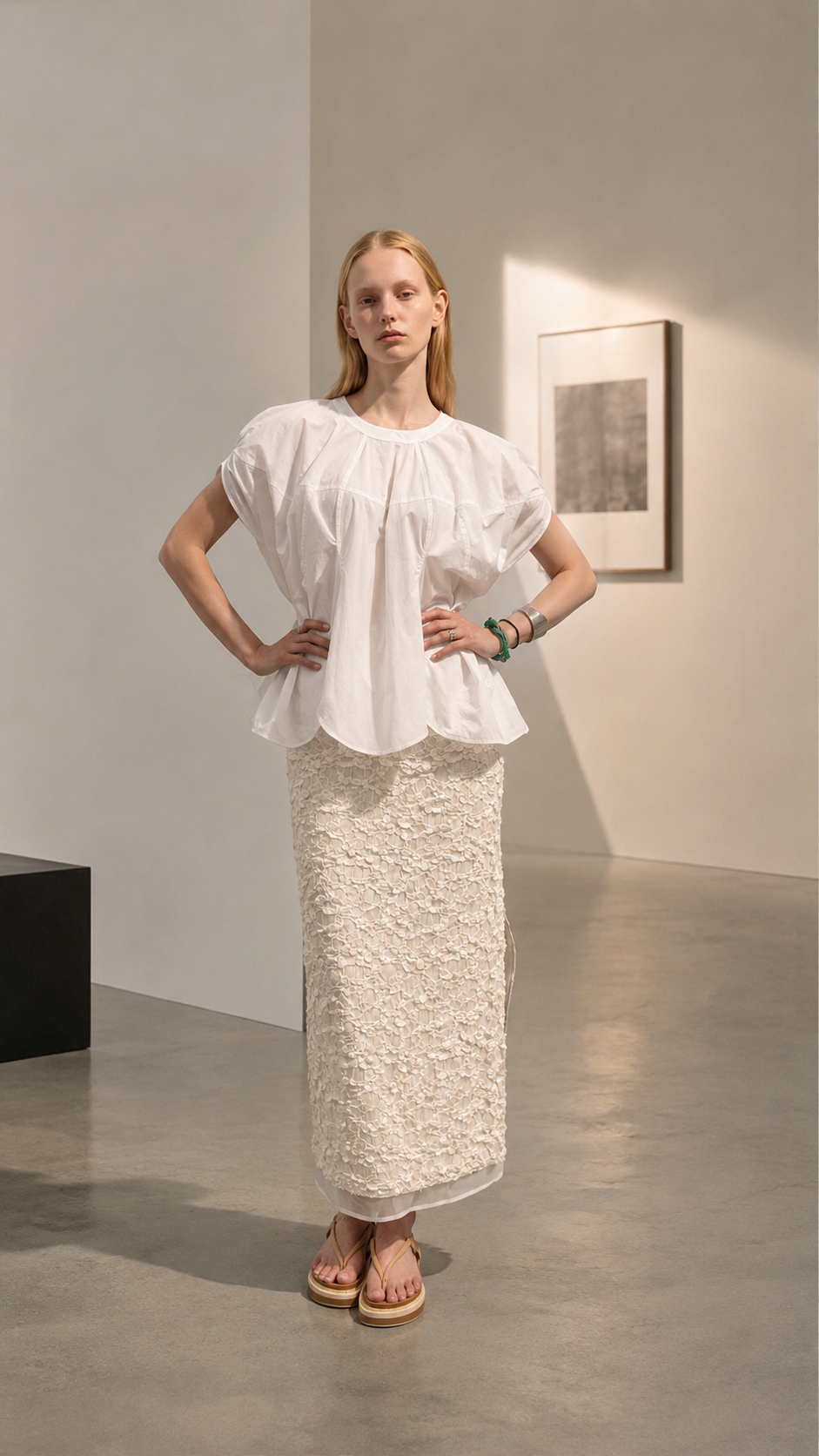 FLOWER PETALS TOP (WH)