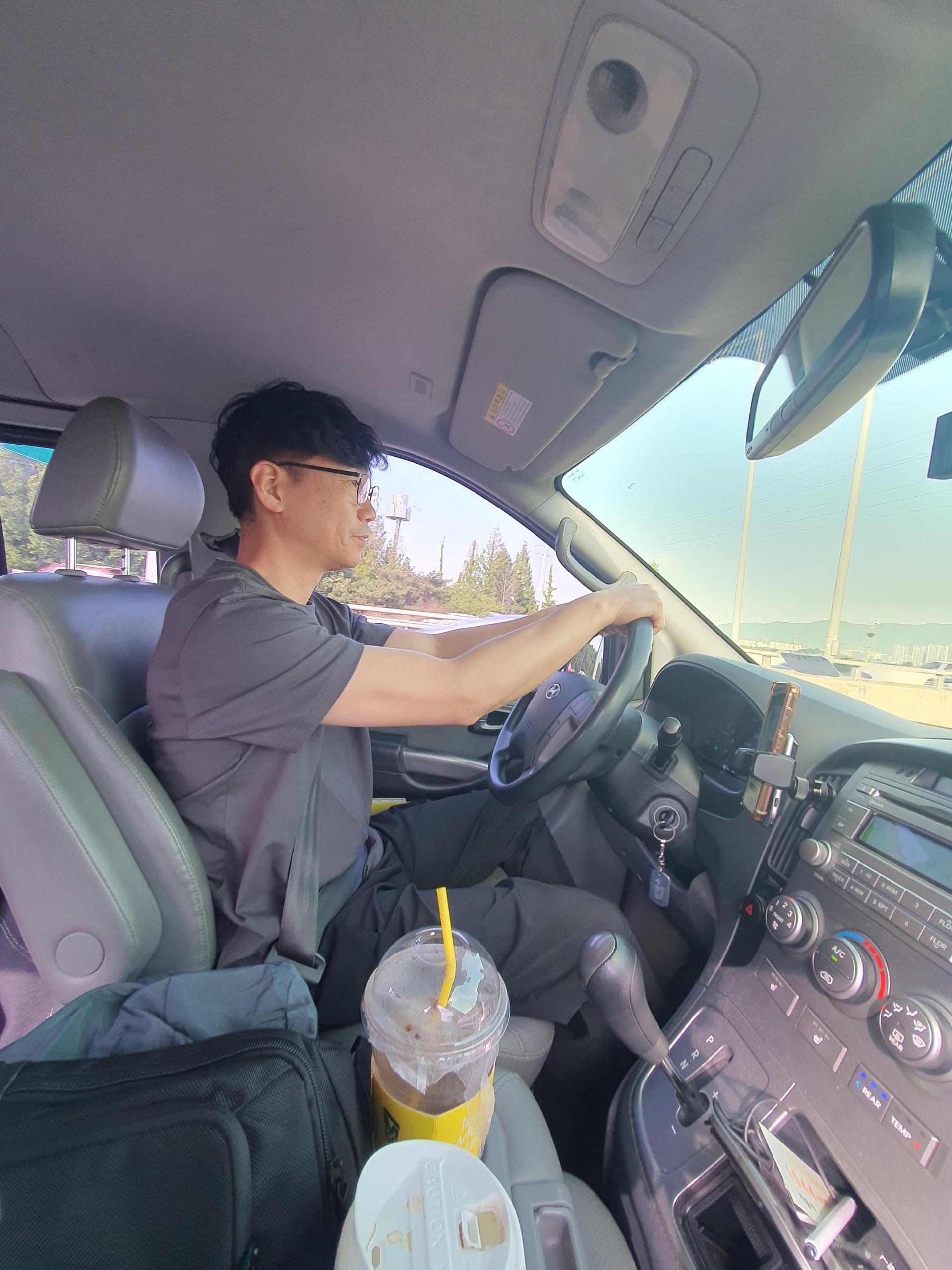 e64e12209ca6d.jpg