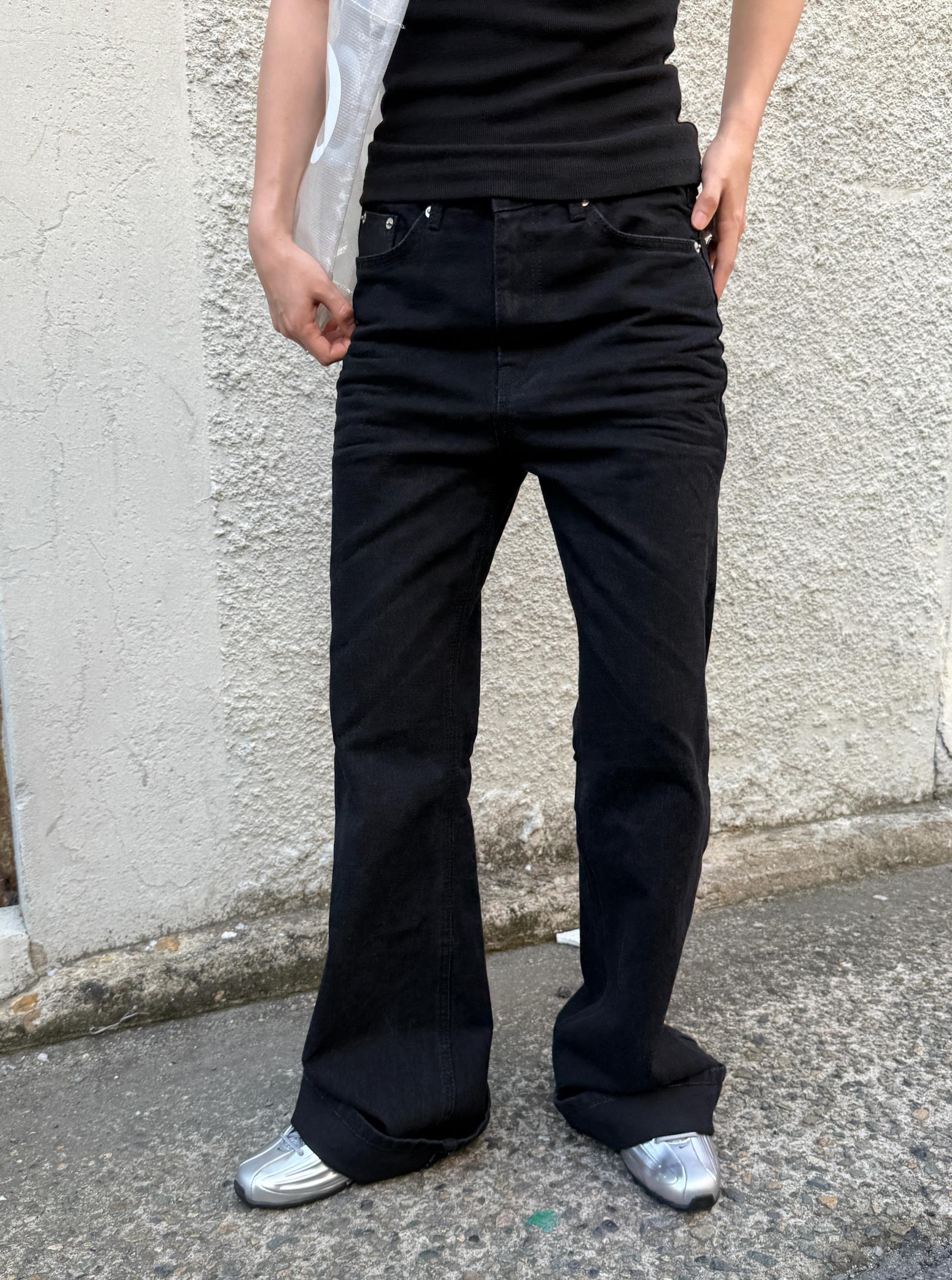 (UNISEX) Embo Flare Denim