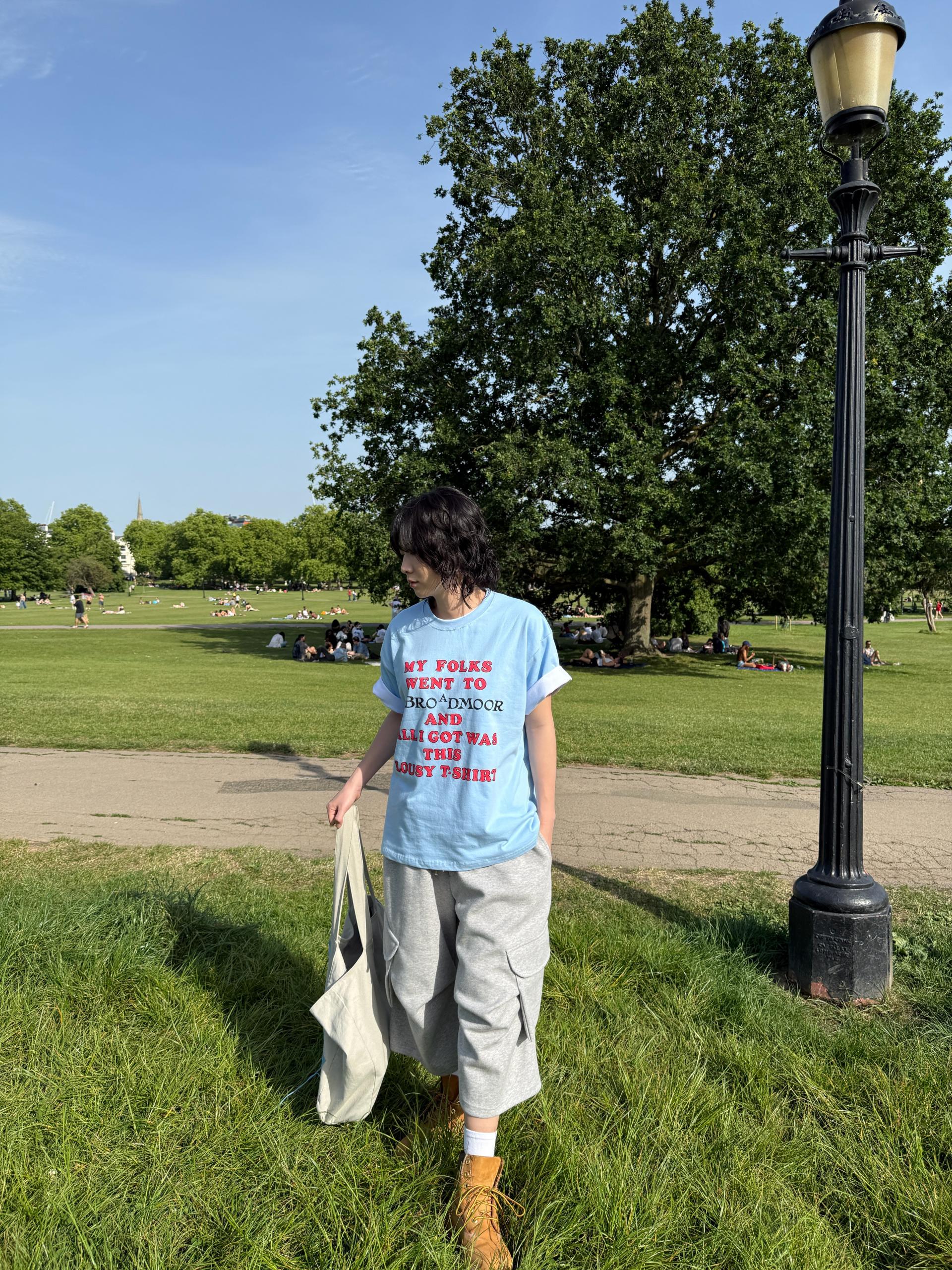 (UNISEX) Rouge Graphic Tee