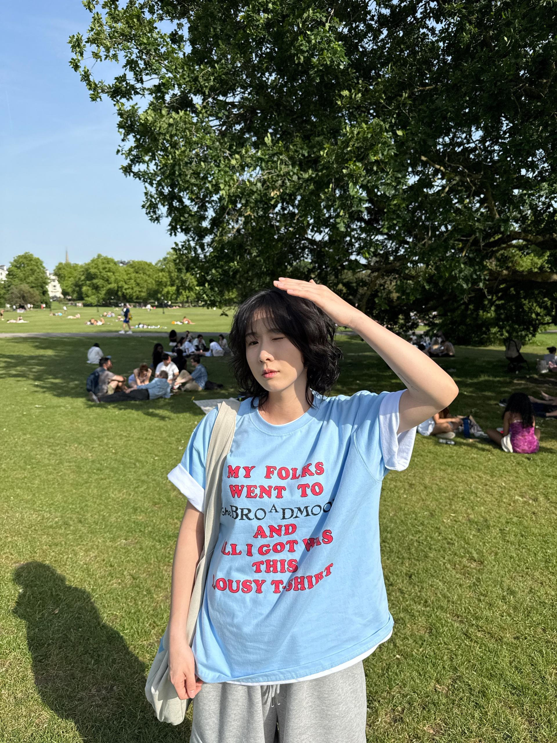 (UNISEX) Rouge Graphic Tee