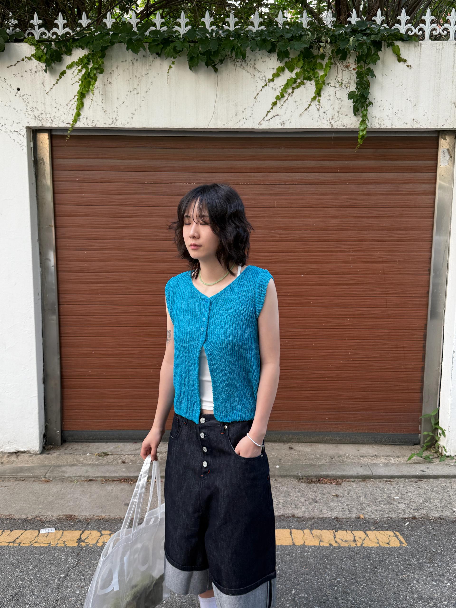 Non-Fade Roll-Up Denim Half Pants