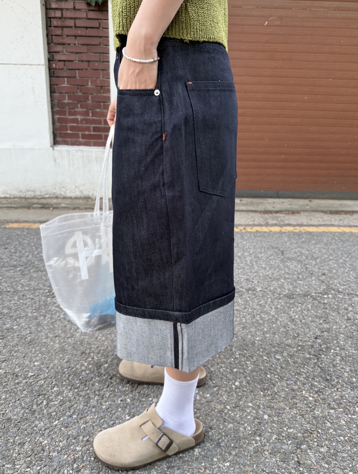 Non-Fade Roll-Up Denim Half Pants