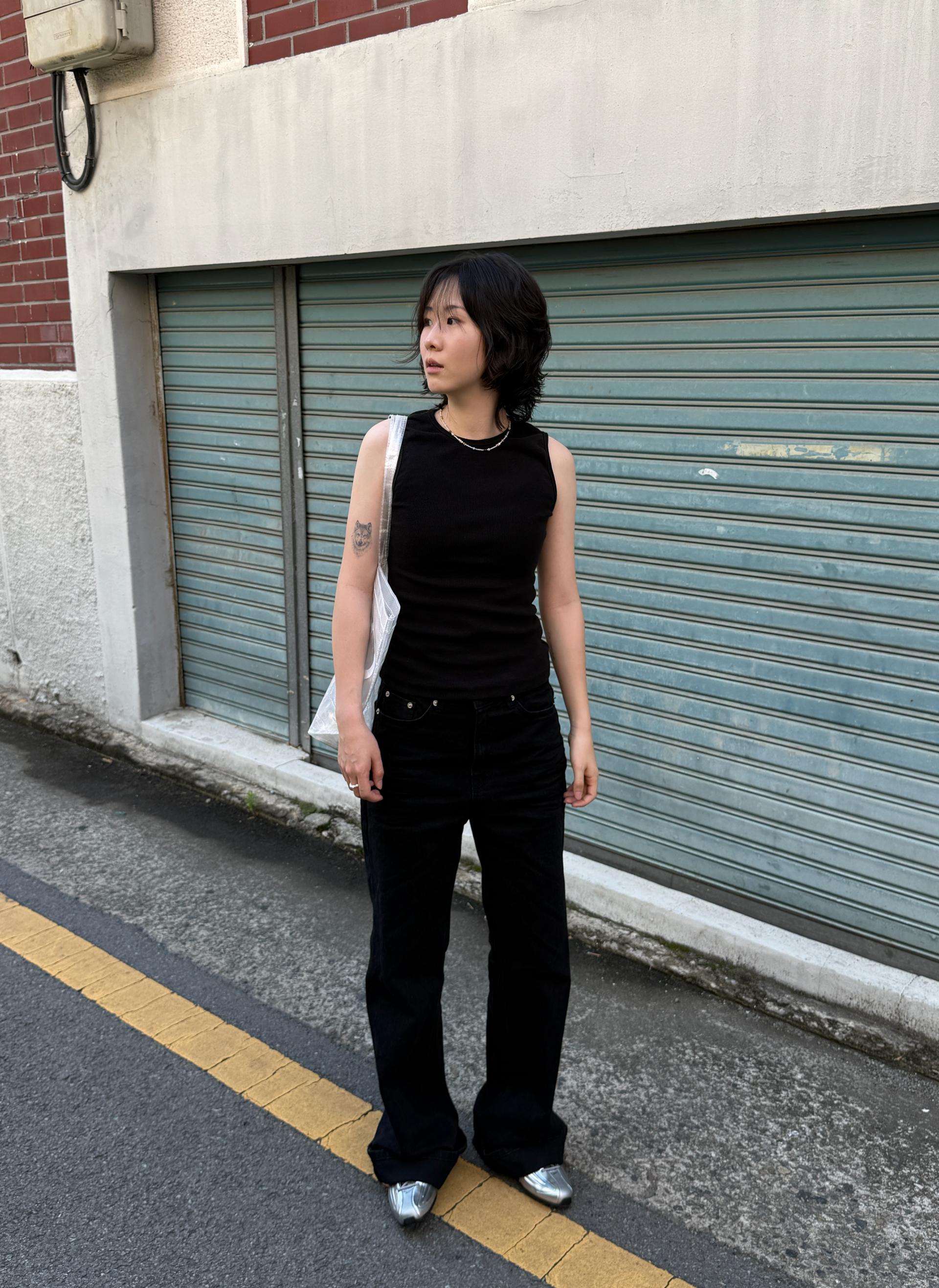 (UNISEX) Embo Flare Denim