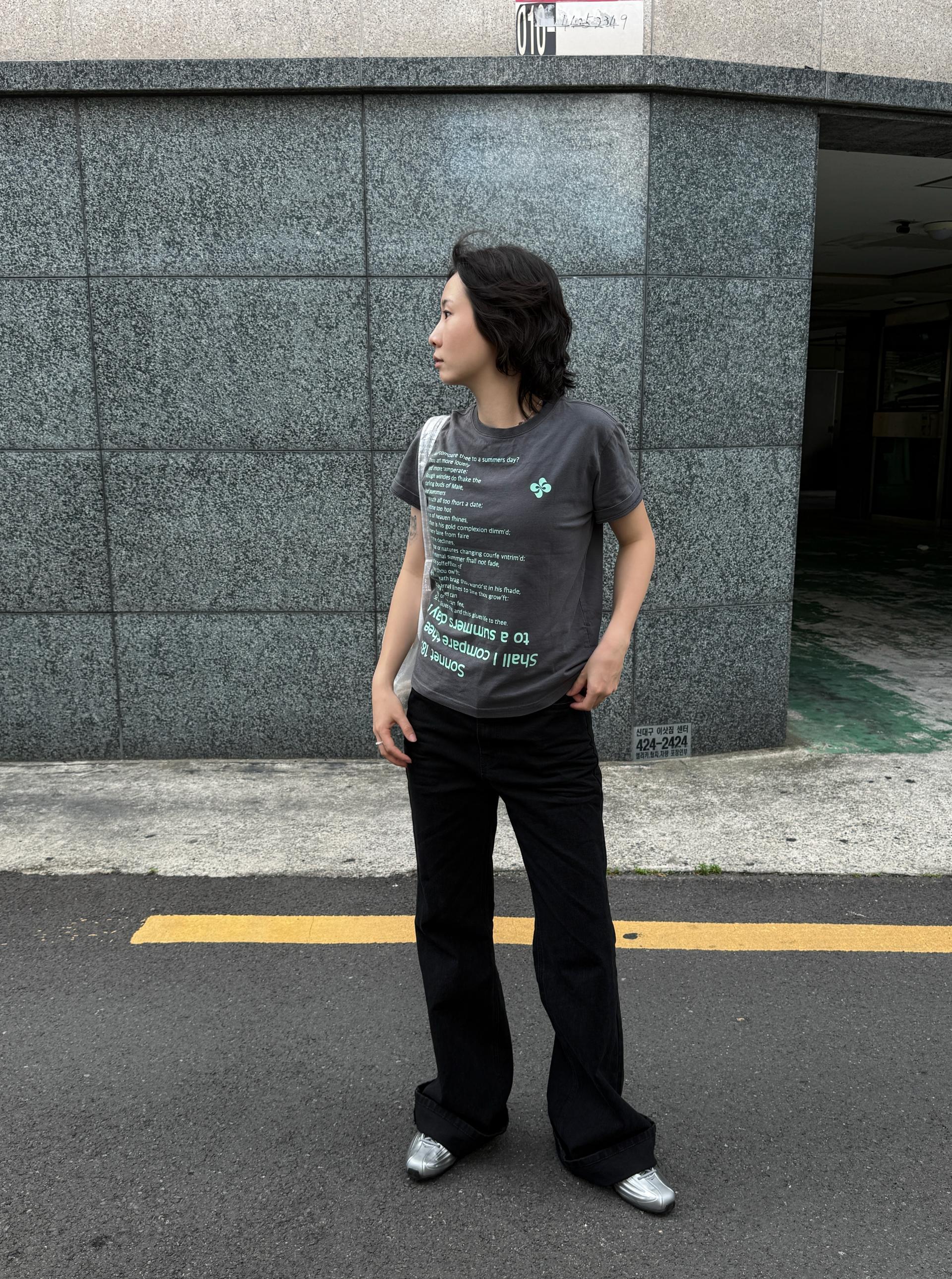 (UNISEX) Embo Flare Denim