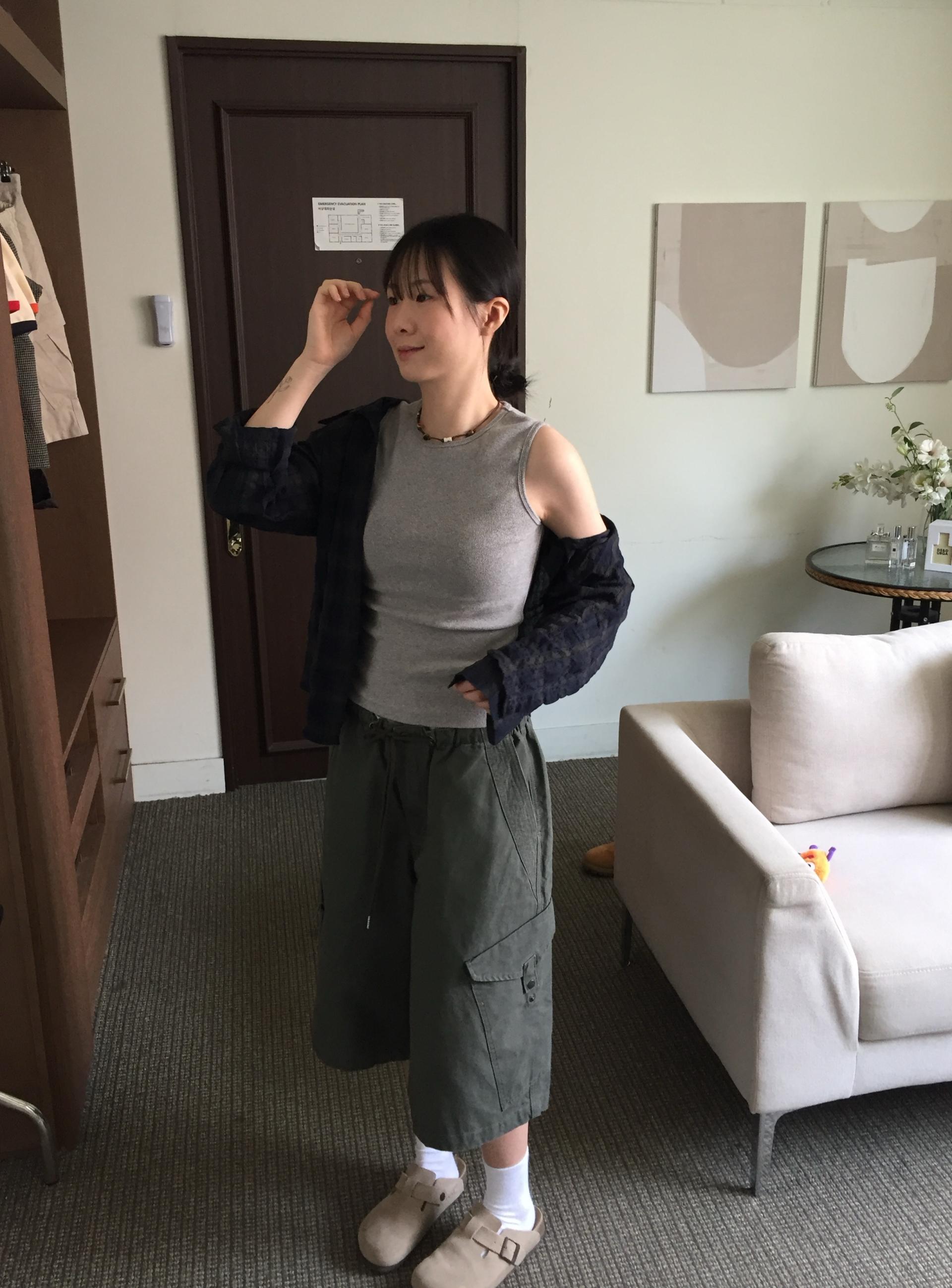(UNISEX) Plate Snap Bermuda Pants