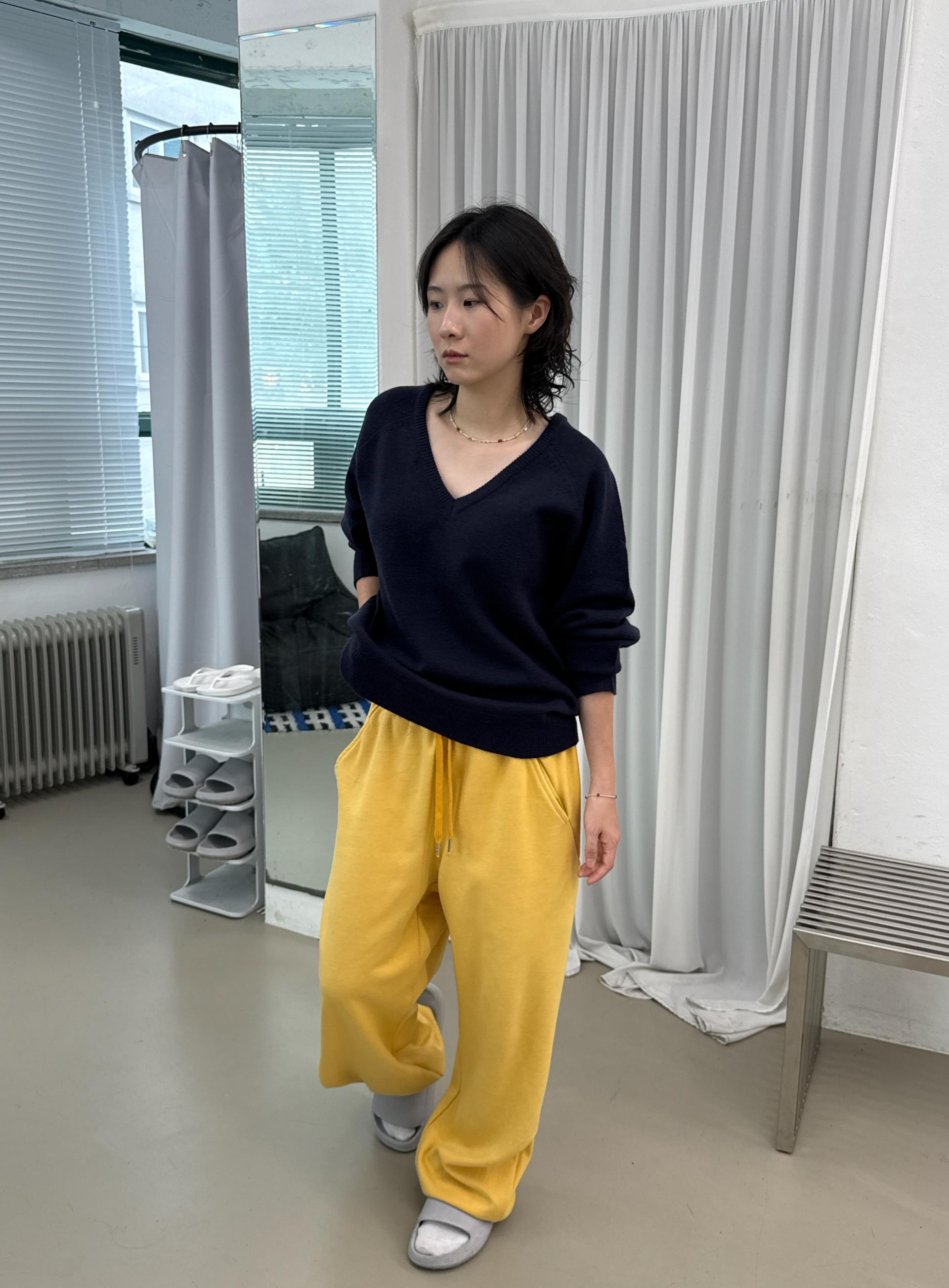 Mellow V-Neck Knit