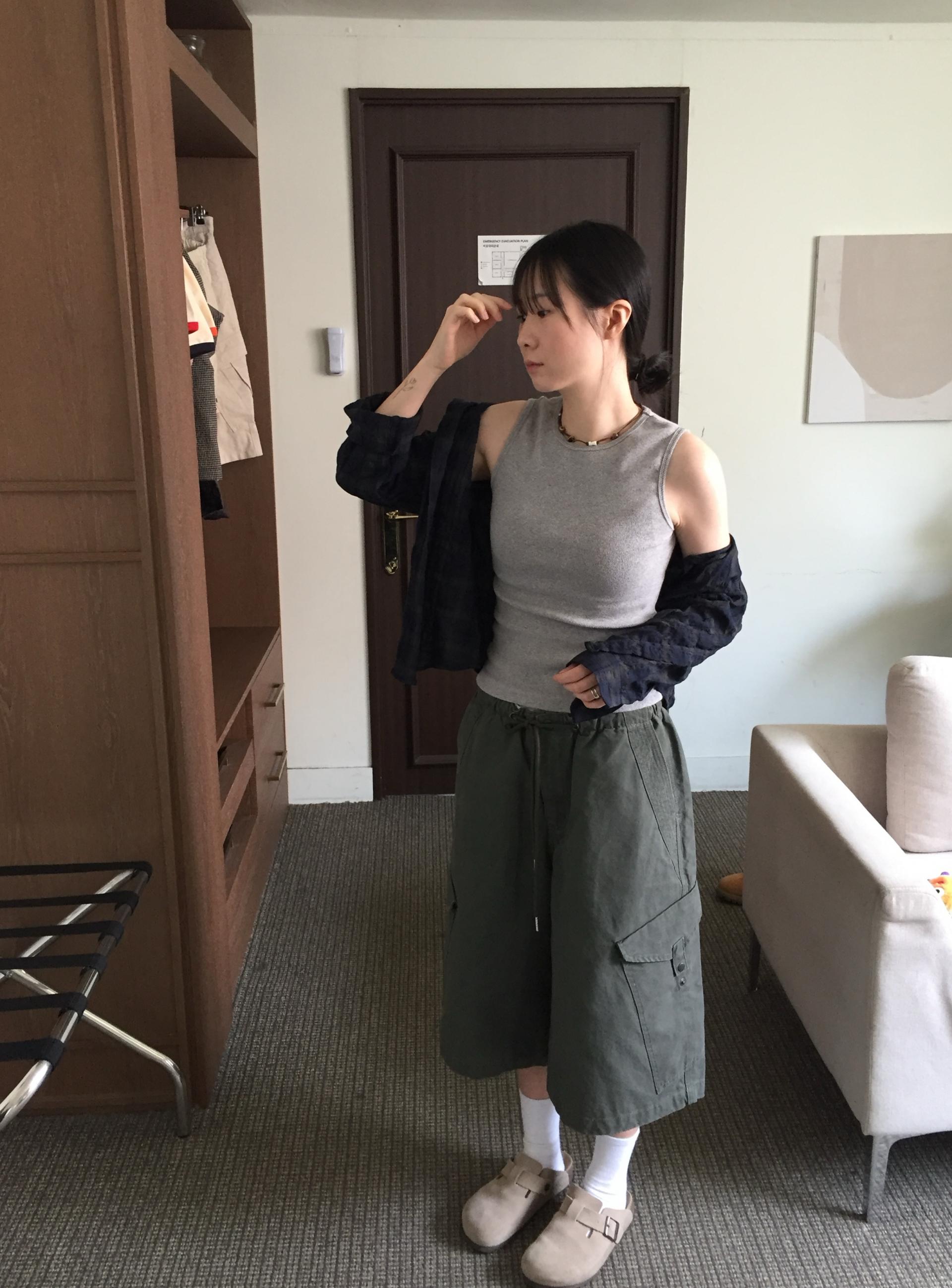 (UNISEX) Plate Snap Bermuda Pants