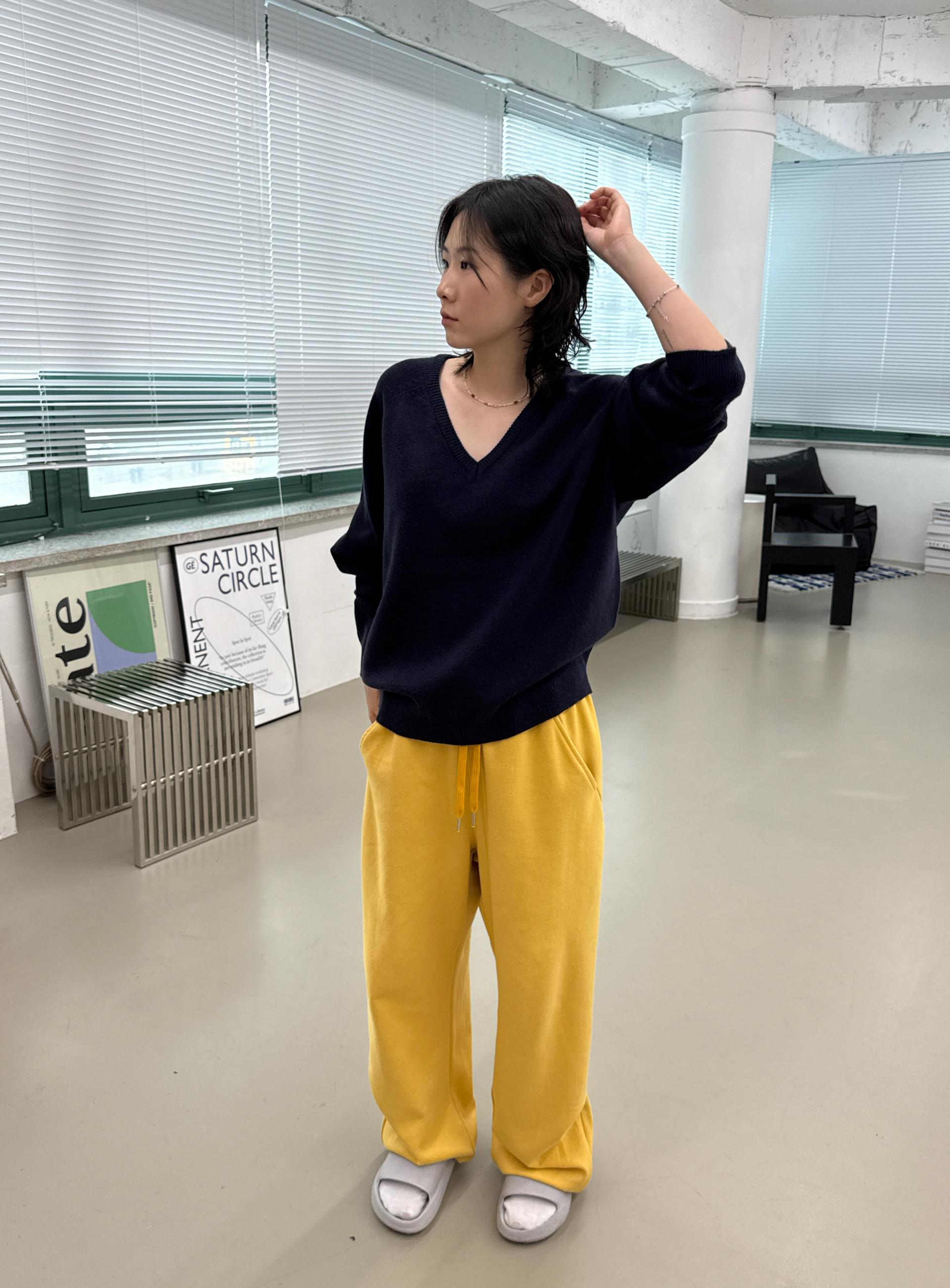 Mellow V-Neck Knit