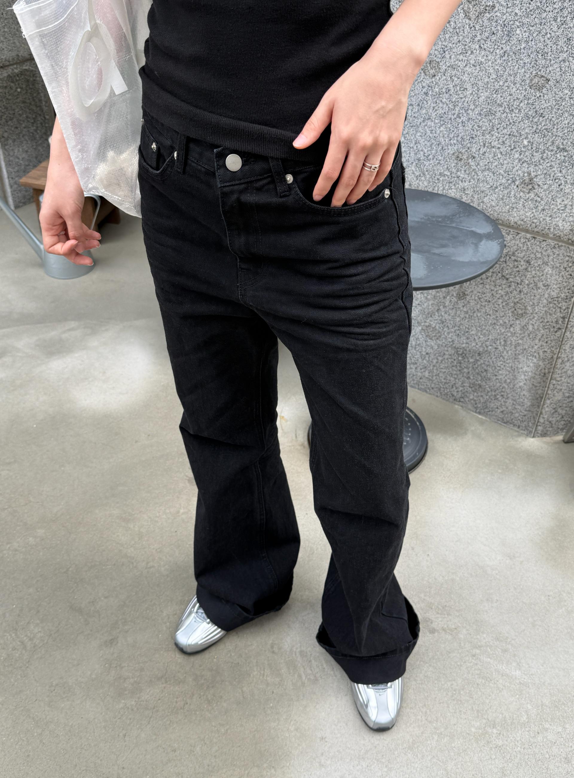 (UNISEX) Embo Flare Denim
