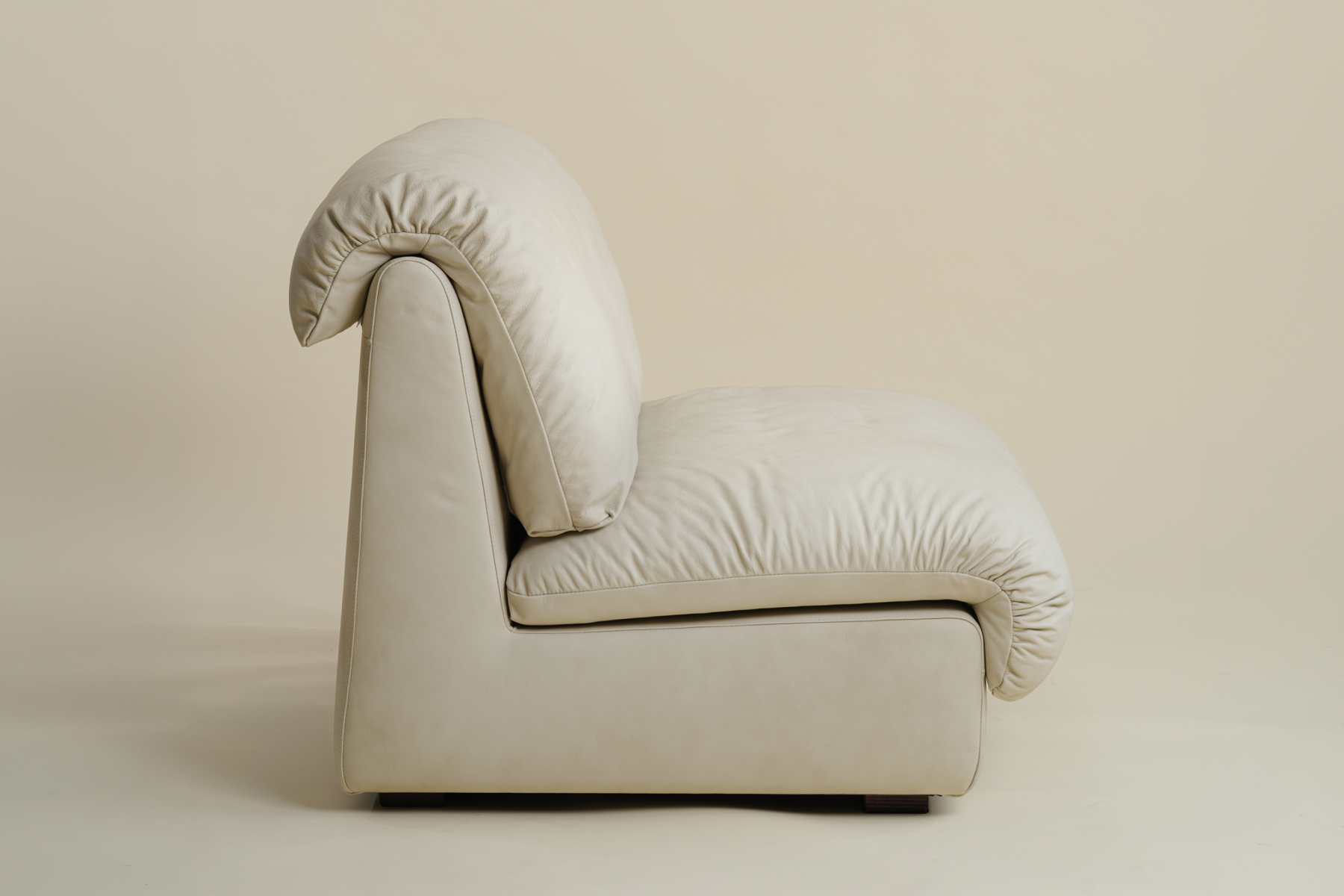 STUD SOFA