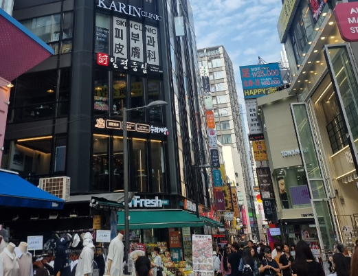 중국인 관광객으로 붐비는 명동 거리