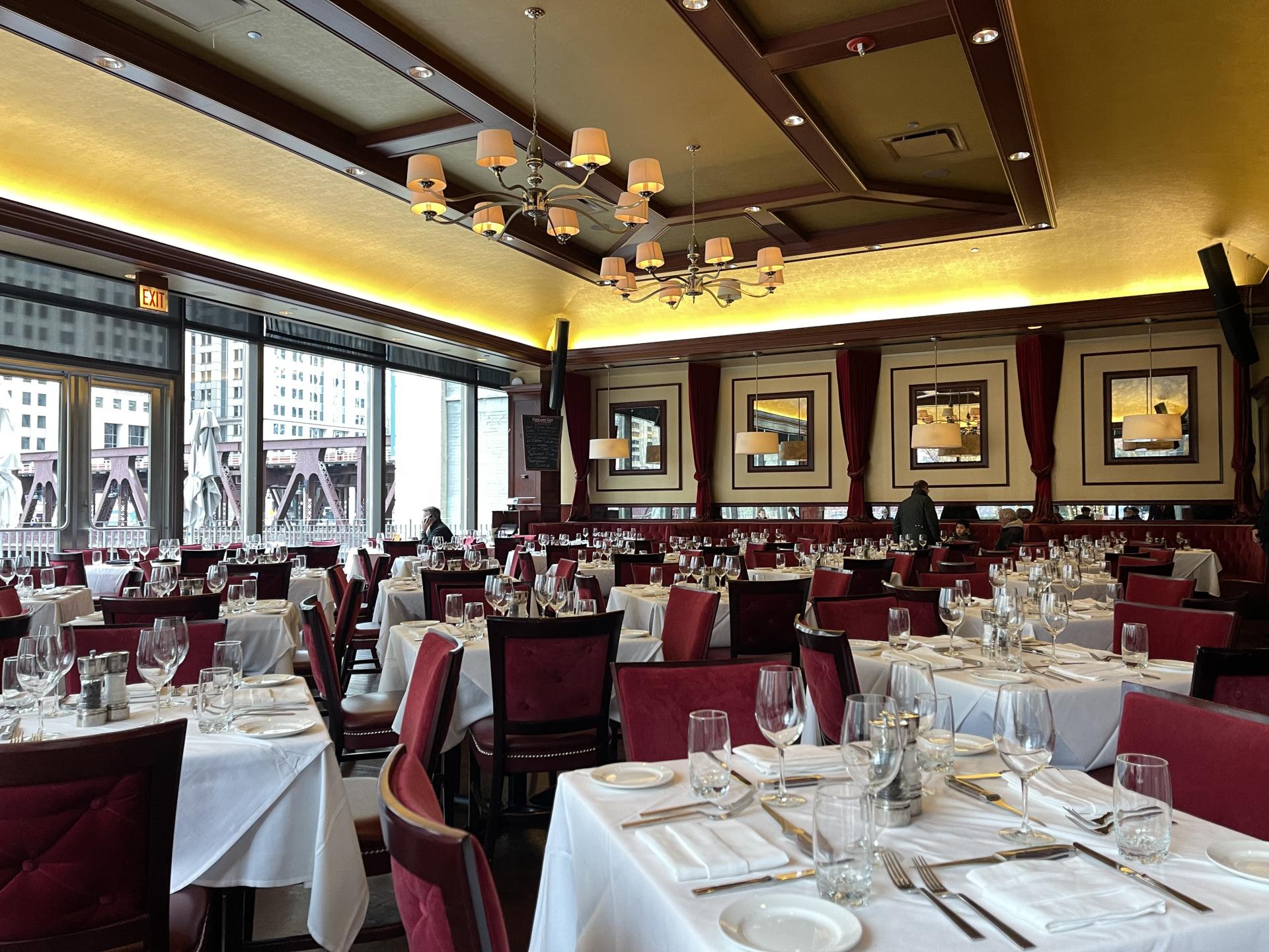 시카고 고급 스테이크하우스.jpg