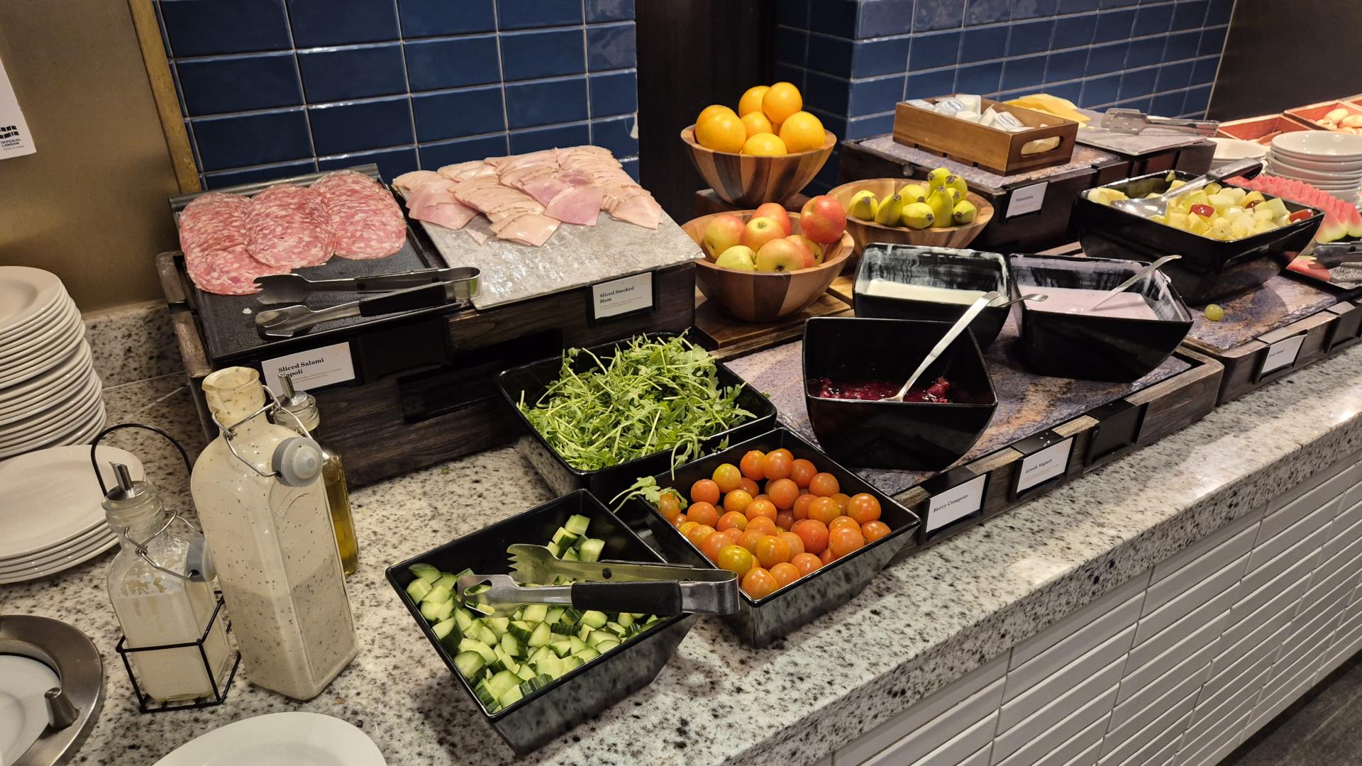 타비스톡호텔 조식.jpg