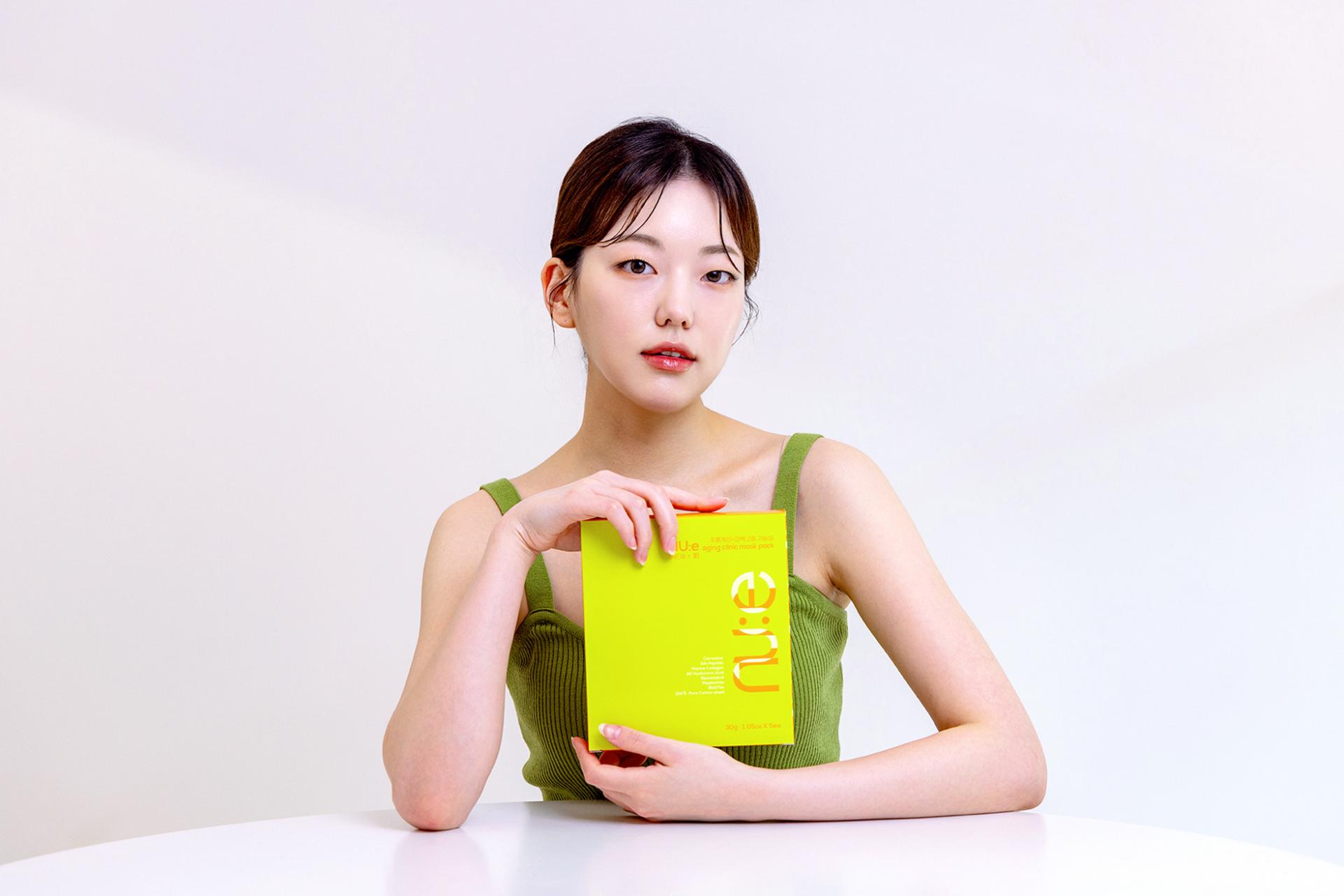 다기능 마스크팩 이미지 – 주름 개선, 미백, 보습, 진정, 항염 기능을 갖춘 누에마스크팩 