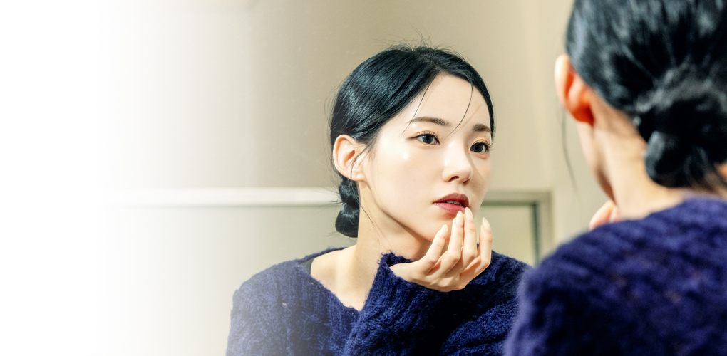 피부 트러블 진정에 도움을 주는 알로플 마스크팩 – 민감성 피부 전용 수분 진정 마스크