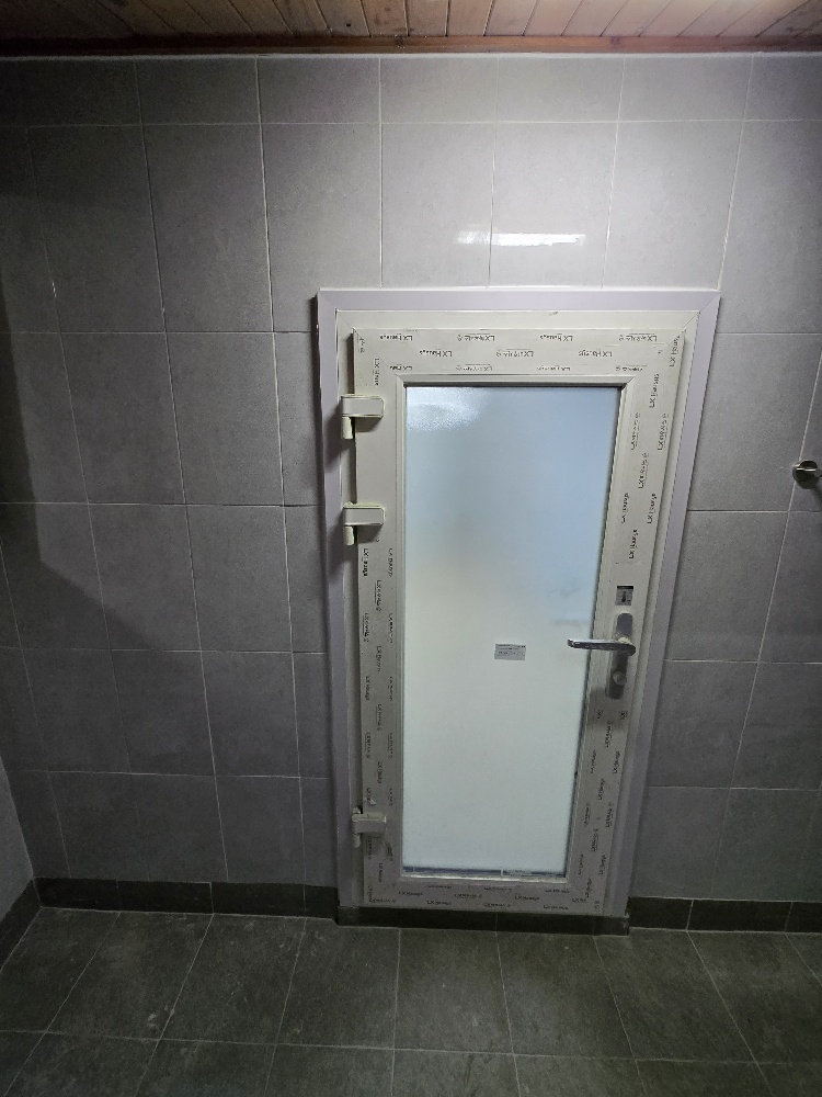 1f26fbadaa300.jpg
