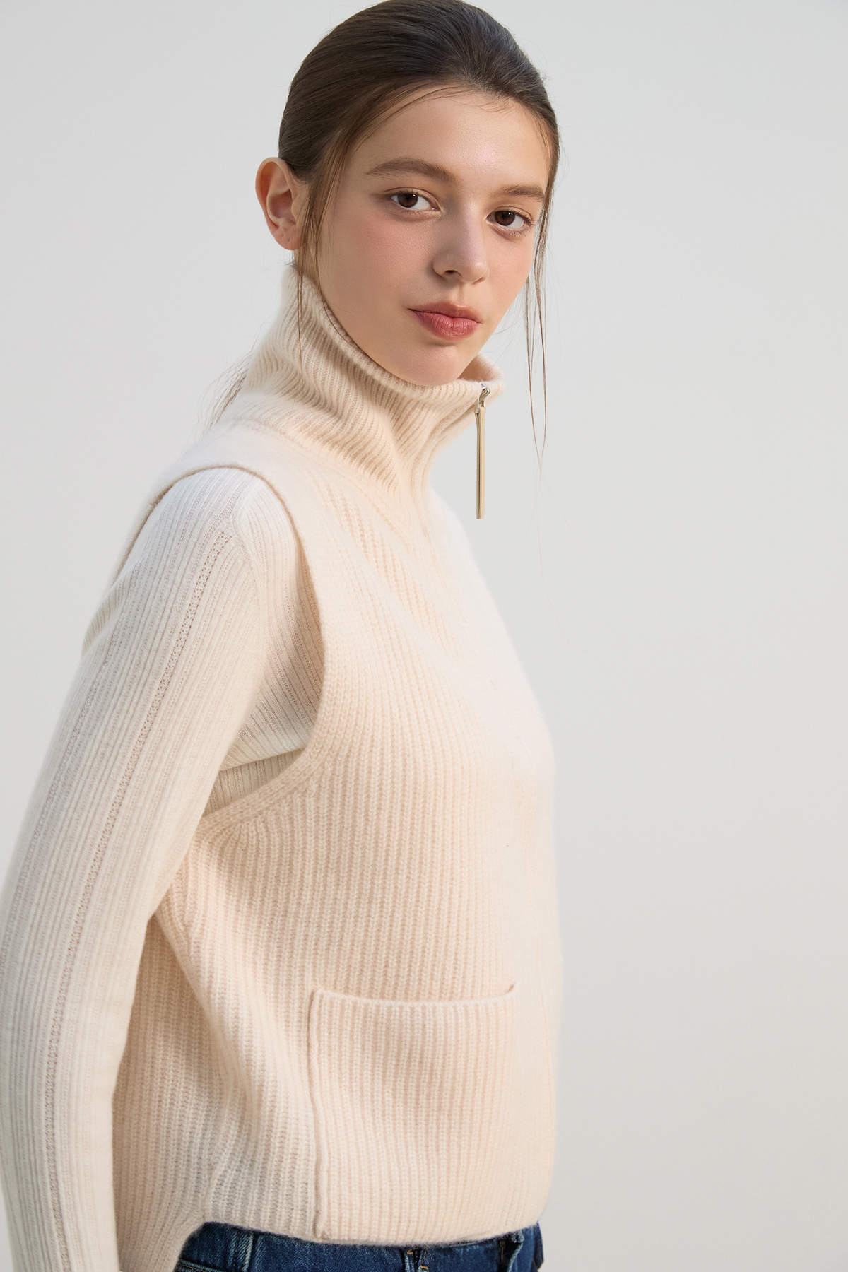 [캐시미어100] 하이넥 오픈 베스트 CREAM