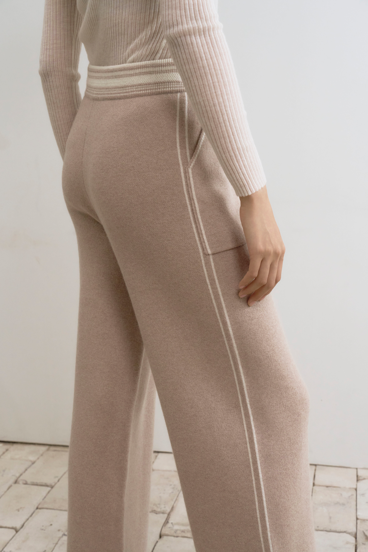 [캐시미어100] 자카드 포켓 팬츠 MILK TEA BEIGE