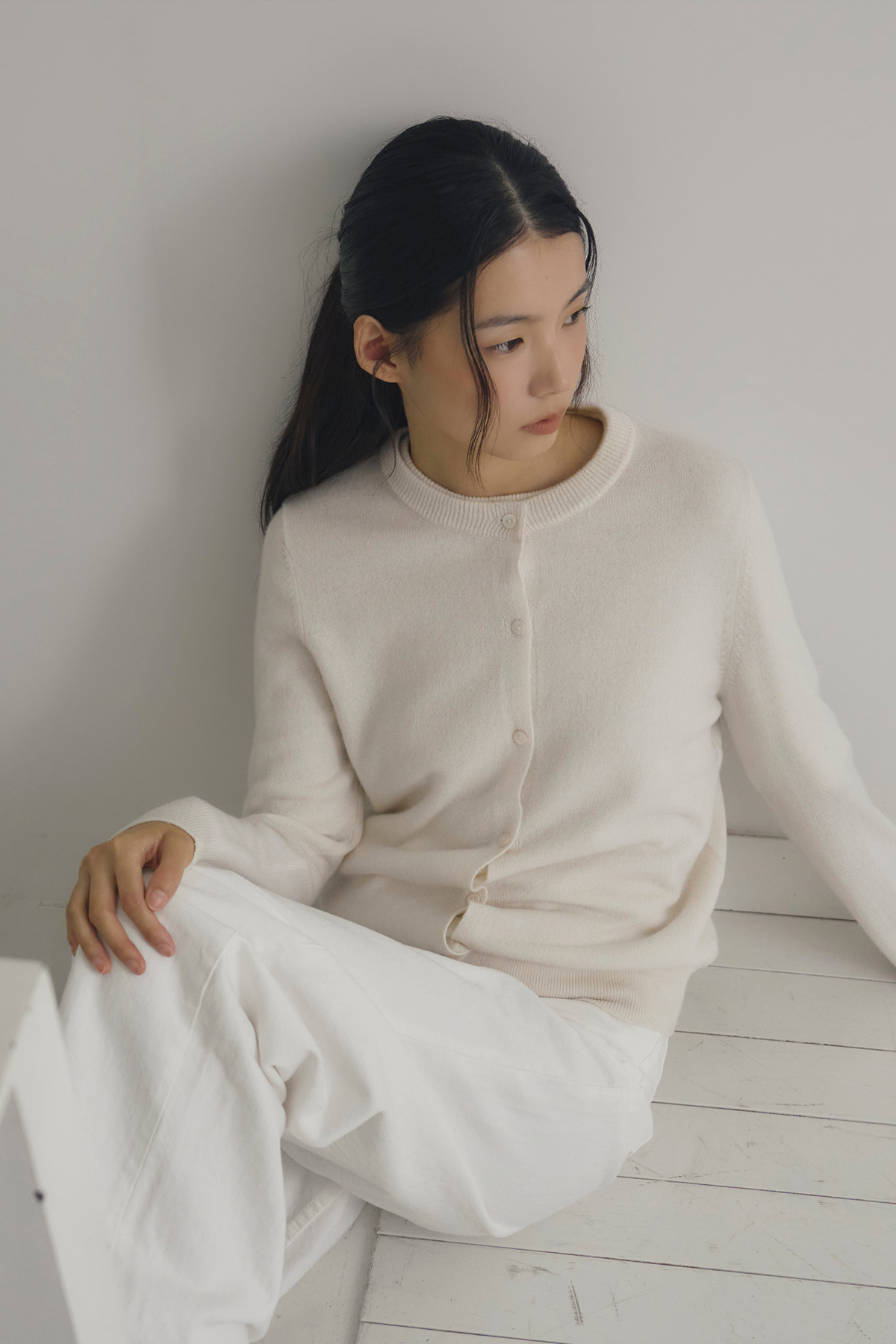 [캐시미어100] 베이직 라운드넥 가디건 WHITE