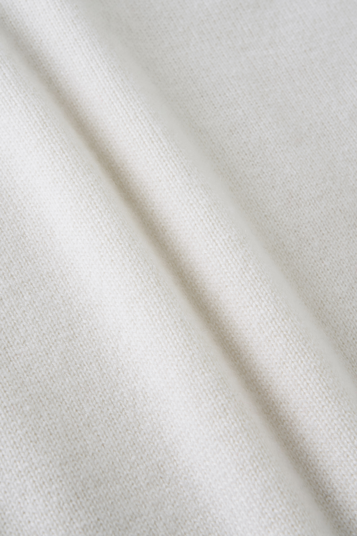 [캐시미어100] 루즈 핏 니트 스웨터 WHITE