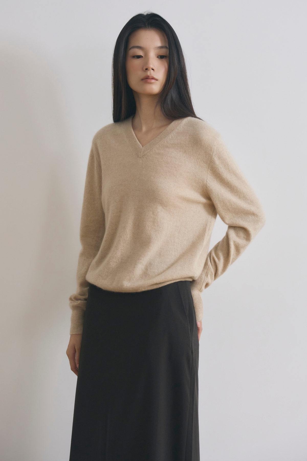 [몽골 캐시미어100] 오가닉 브이넥 니트 NATURAL BEIGE