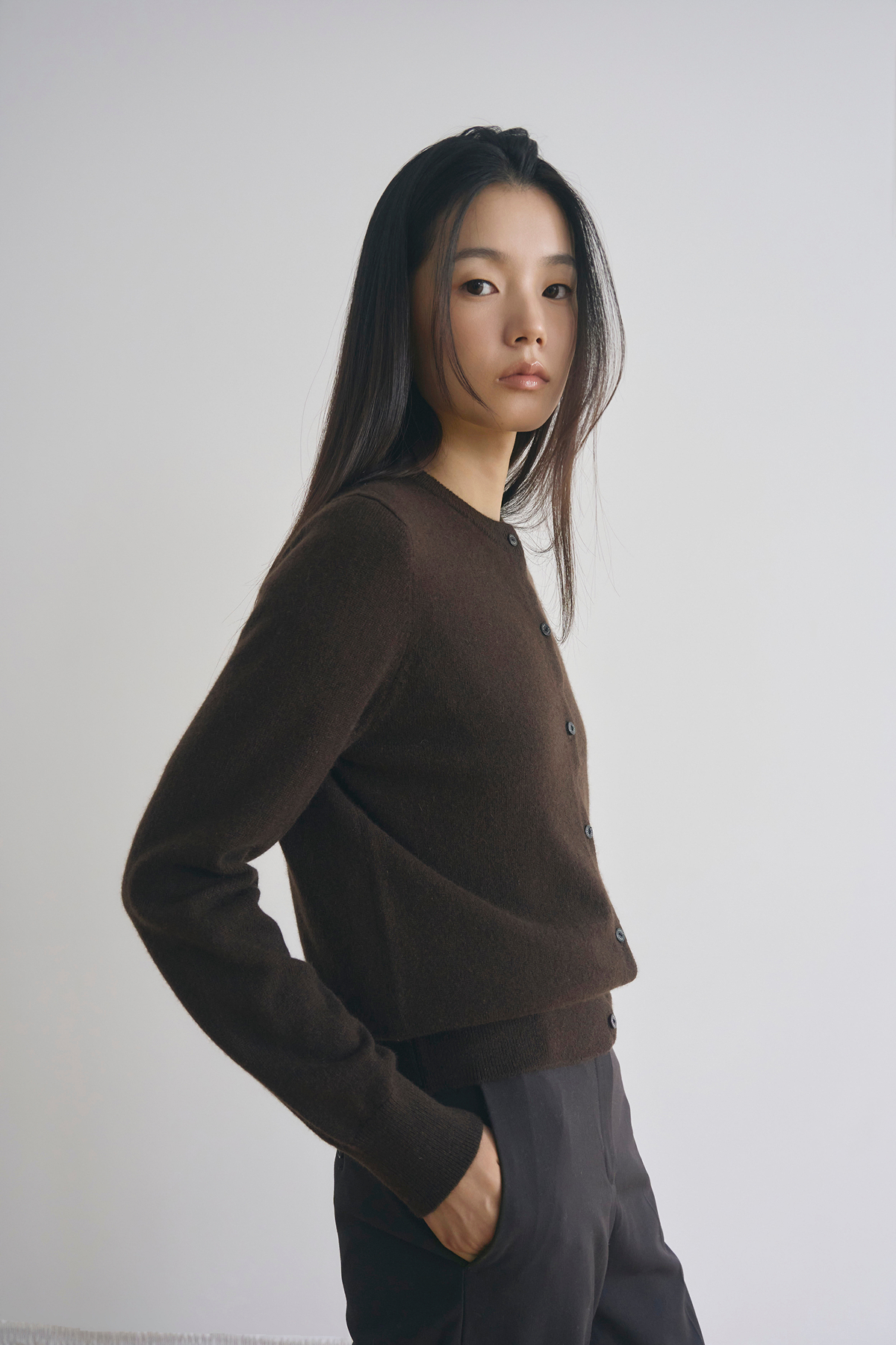 [캐시미어100] 베이직 라운드넥 가디건 CHOCO BROWN