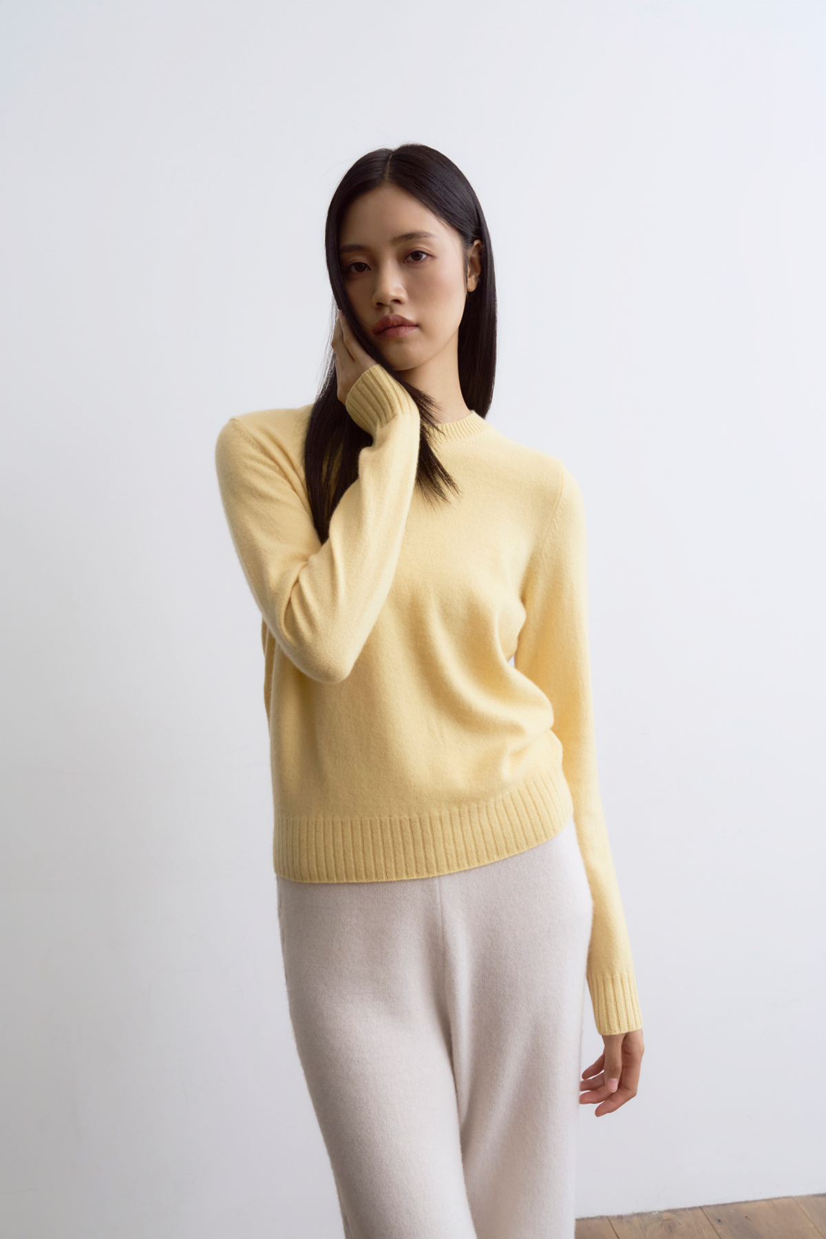 [캐시미어100] 에센셜 베이직 라운드넥 니트 SOFT YELLOW