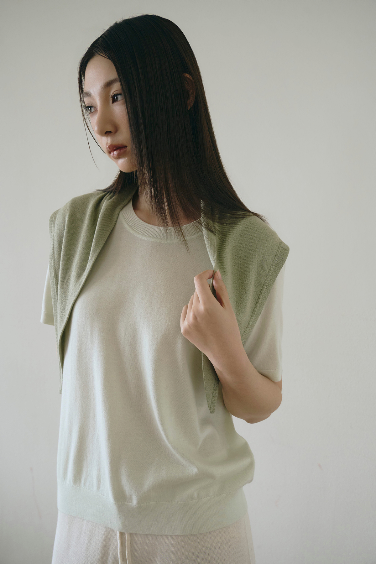 [캐시브리즈] 쁘띠 삼각 머플러 SAGE GREEN