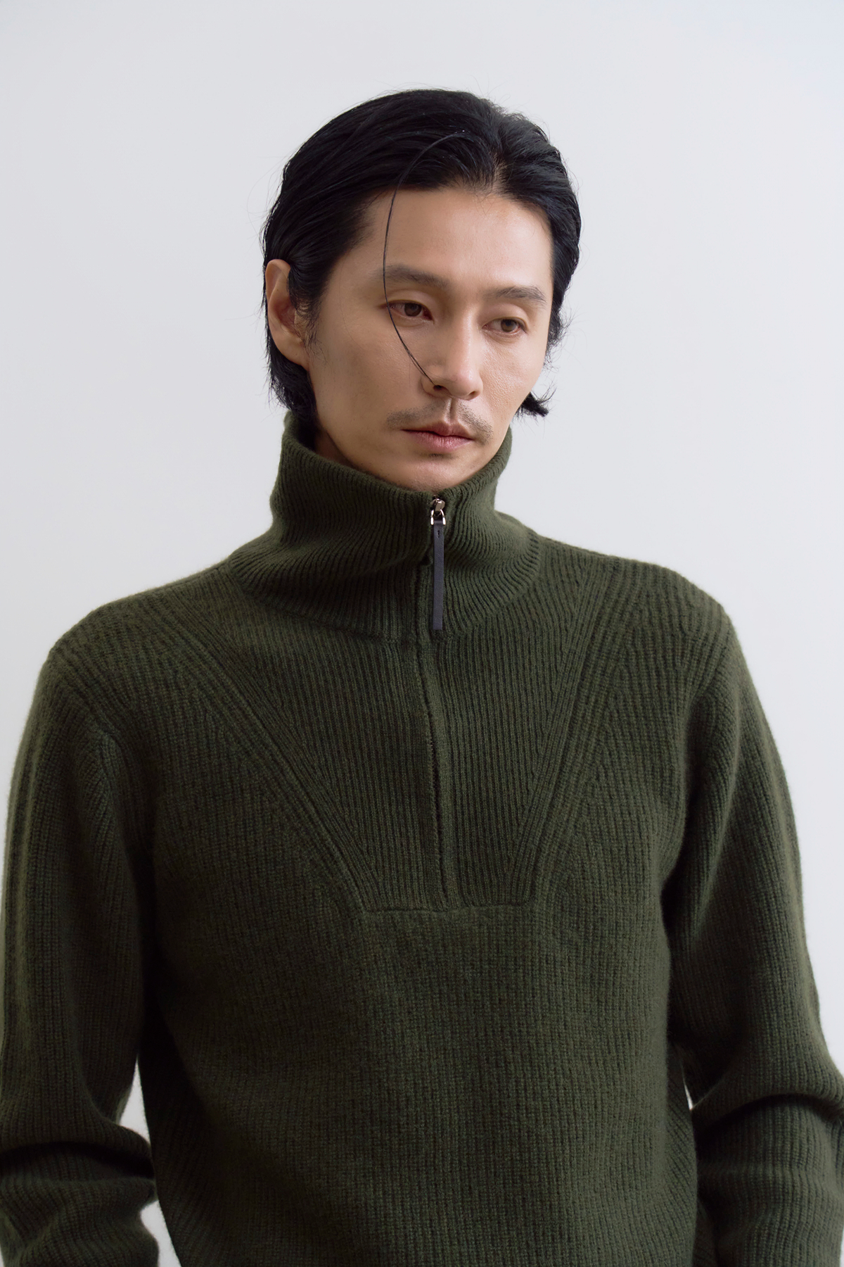 [캐시미어100] 비알트 맨 하프 집업 니트 GREEN