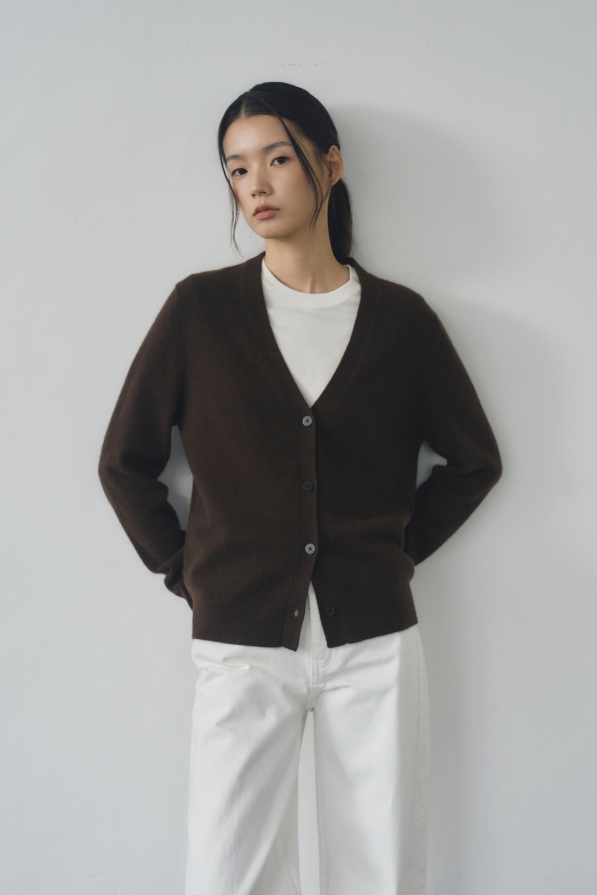 [캐시미어100] 베이직 브이넥 가디건 CHOCO BROWN