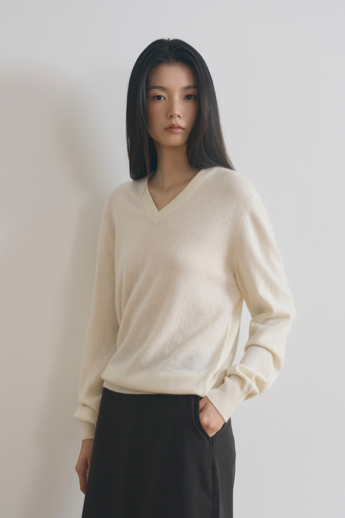 [몽골 캐시미어100] 오가닉 브이넥 니트 NATURAL WHITE