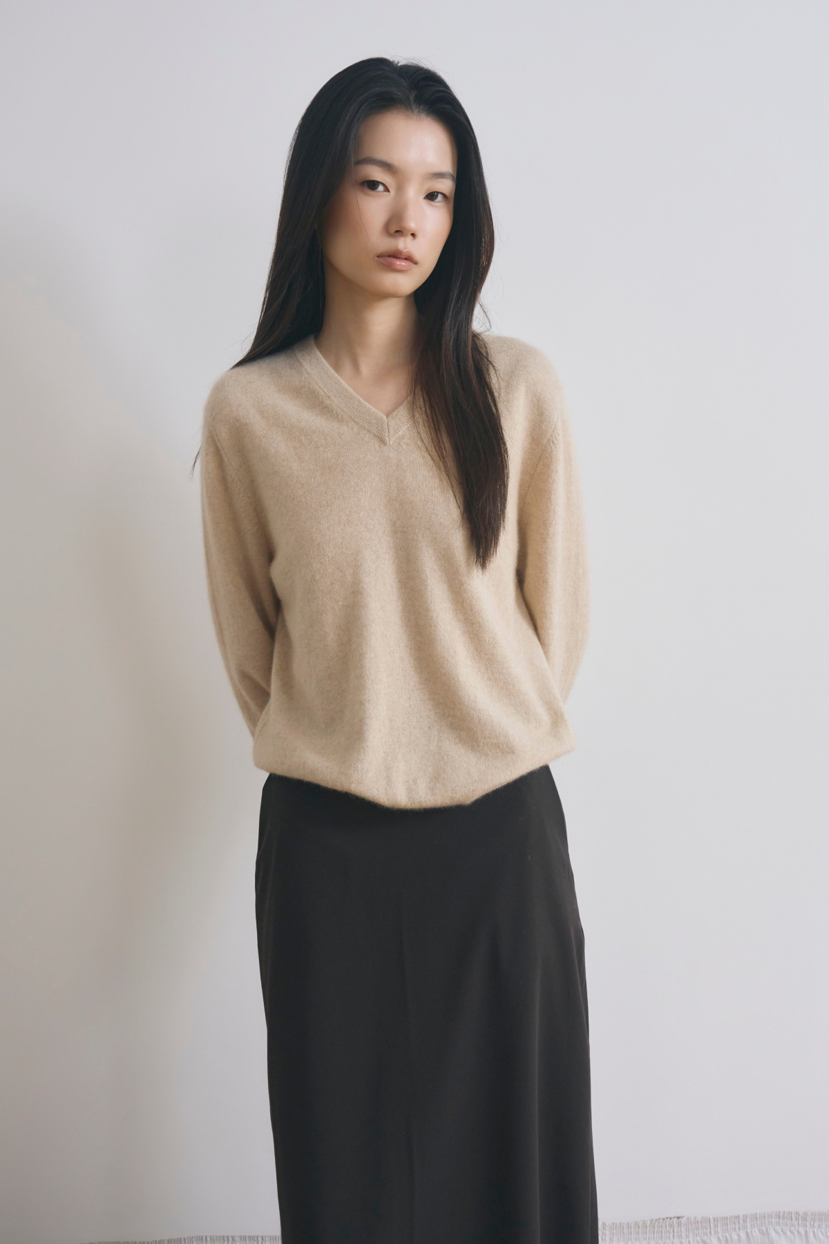[몽골 캐시미어100] 오가닉 브이넥 니트 NATURAL BEIGE