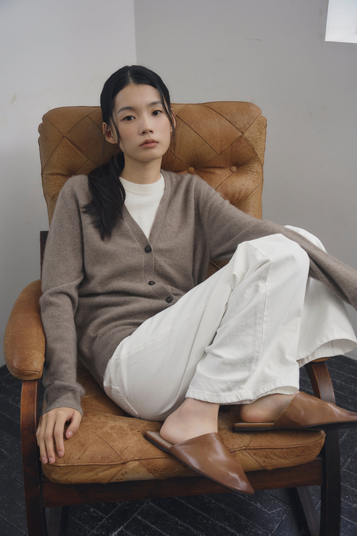 [몽골 캐시미어100] 오가닉 브이넥 가디건 NATURAL BROWN