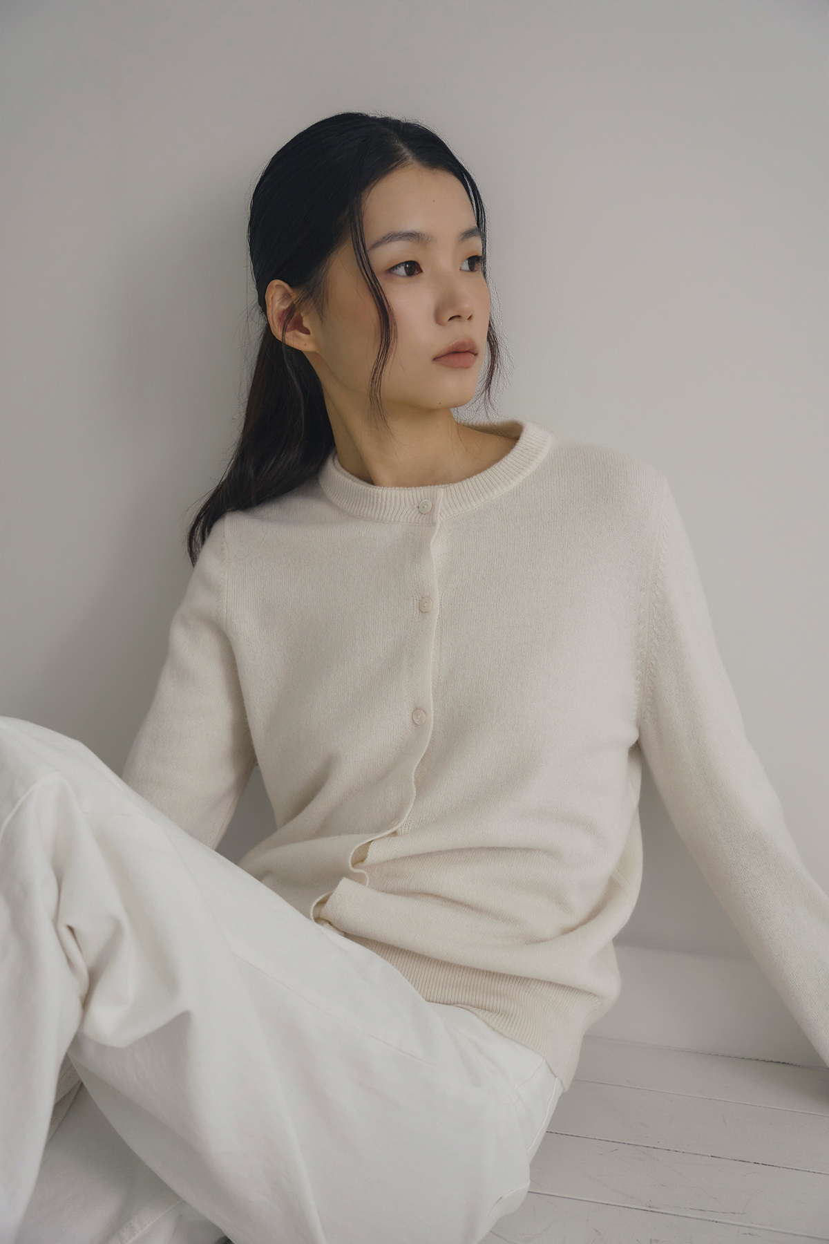 [캐시미어100] 베이직 라운드넥 가디건 WHITE