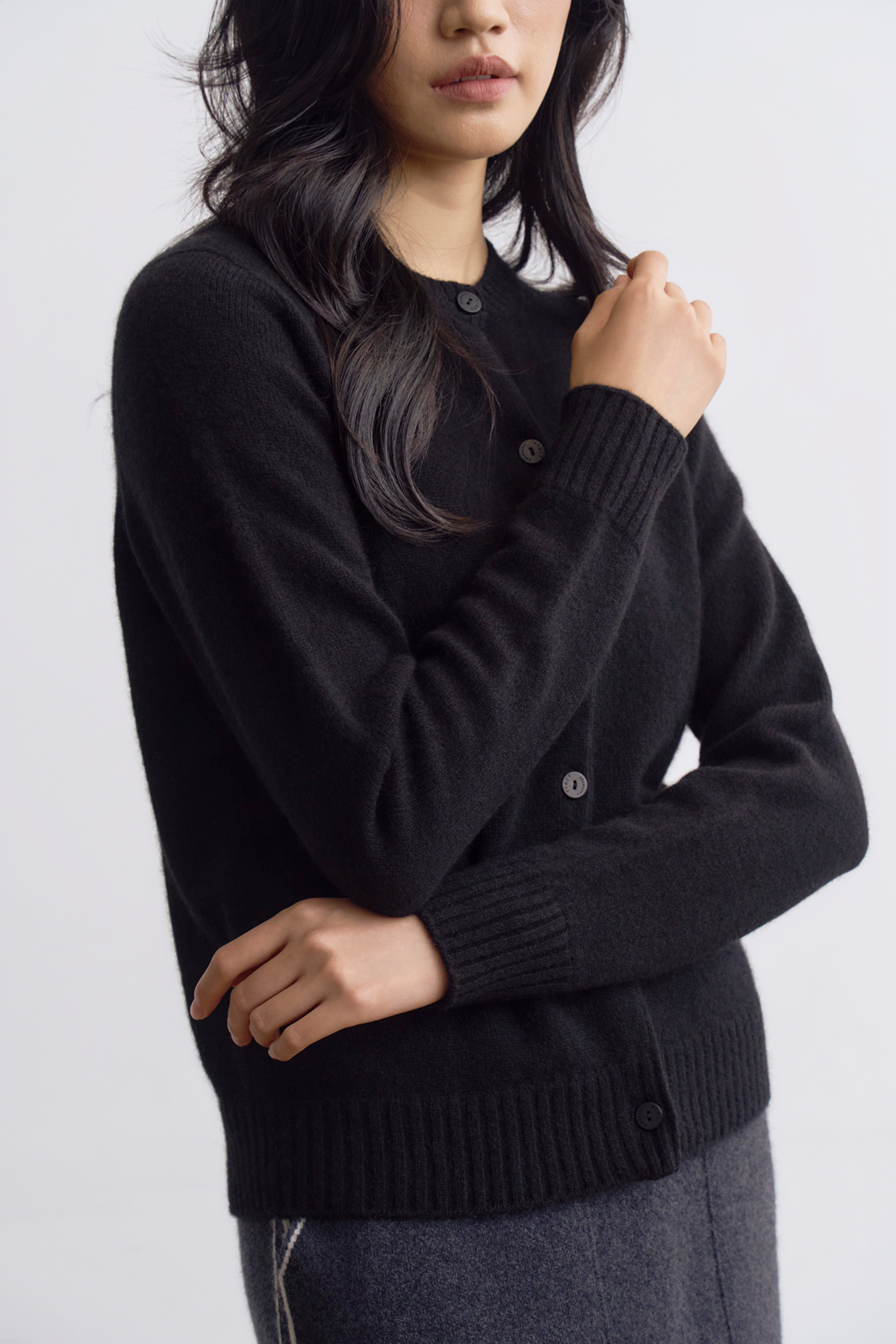 [캐시미어100] 미드게이지 베이직 라운드넥 BLACK