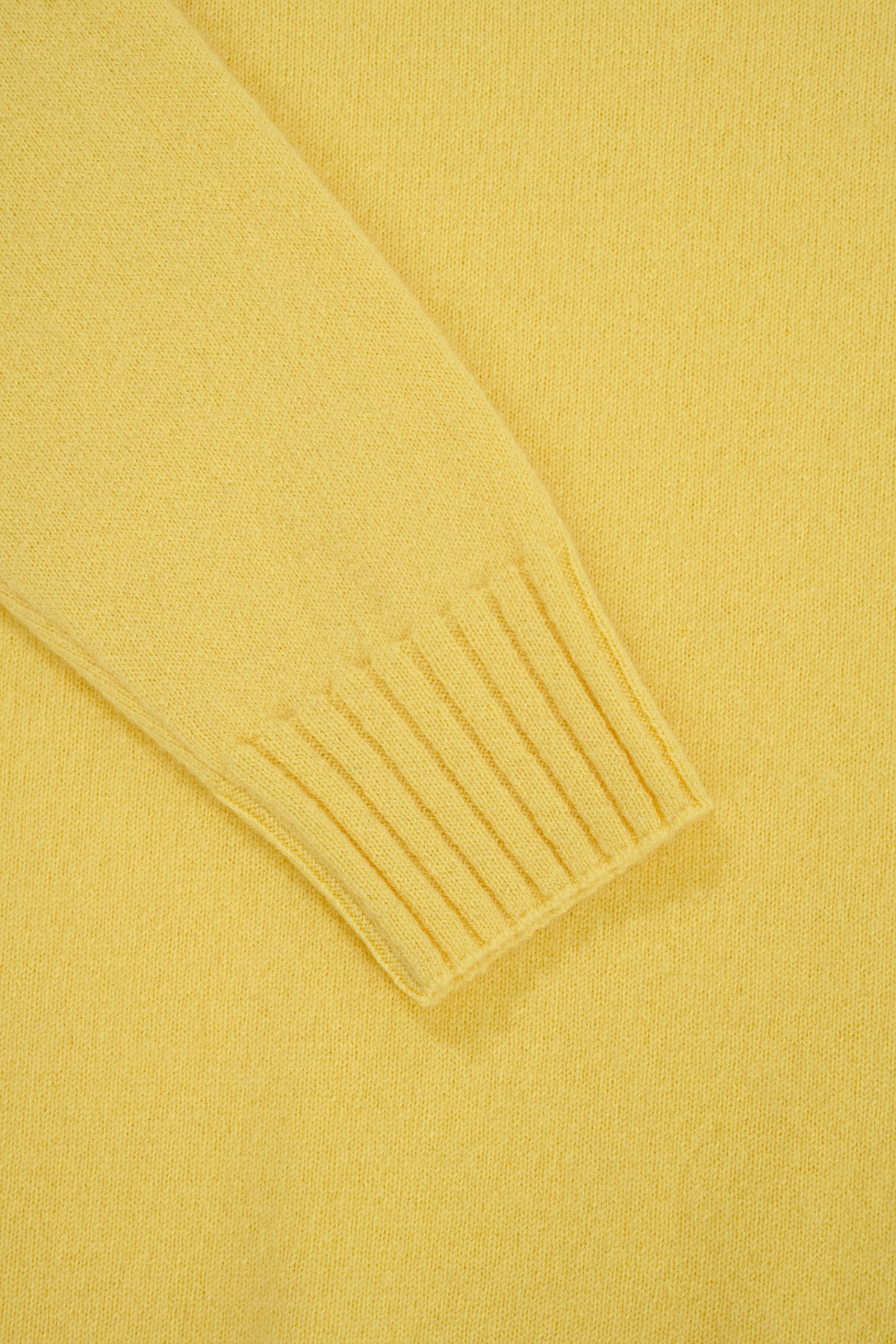 [캐시미어100] 에센셜 베이직 라운드넥 니트 SOFT YELLOW