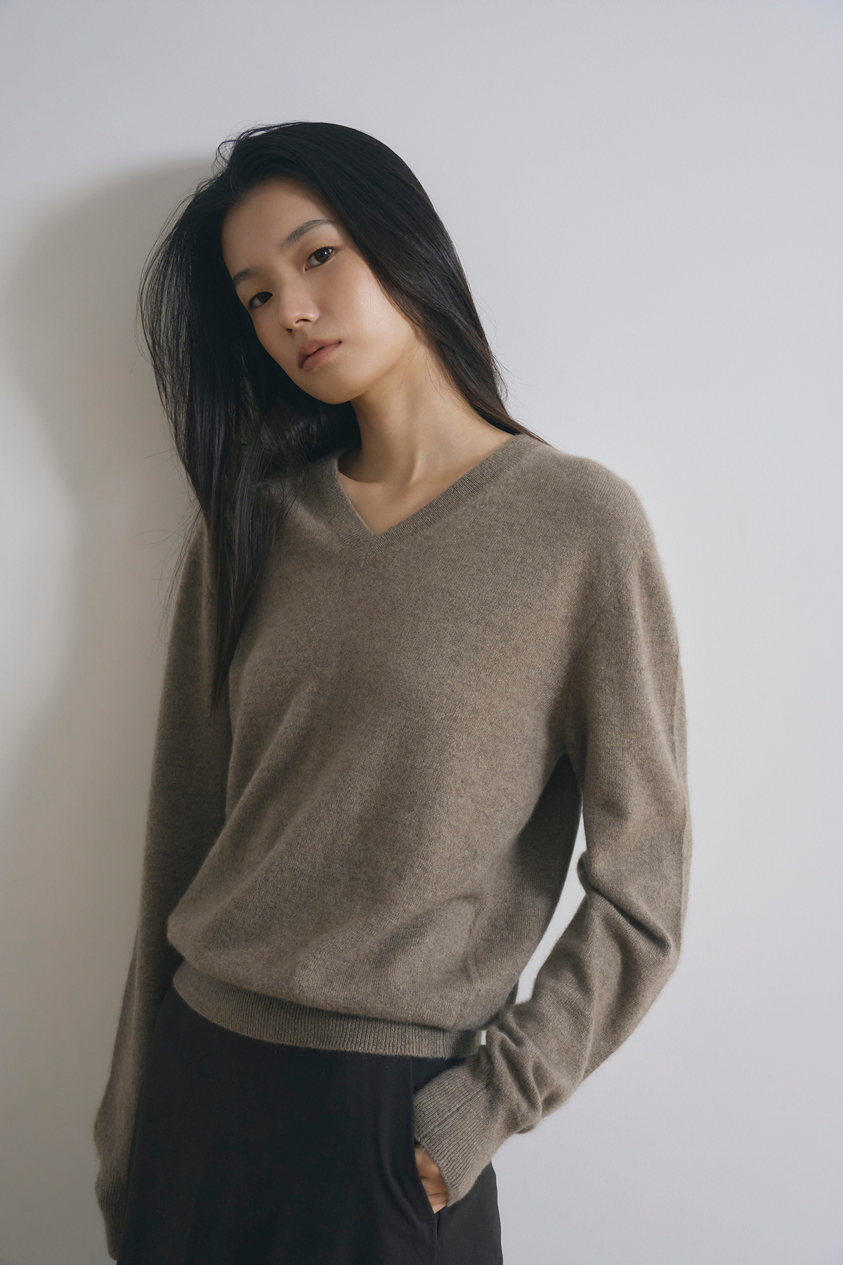 [몽골 캐시미어100] 오가닉 브이넥 니트 NATURAL BROWN