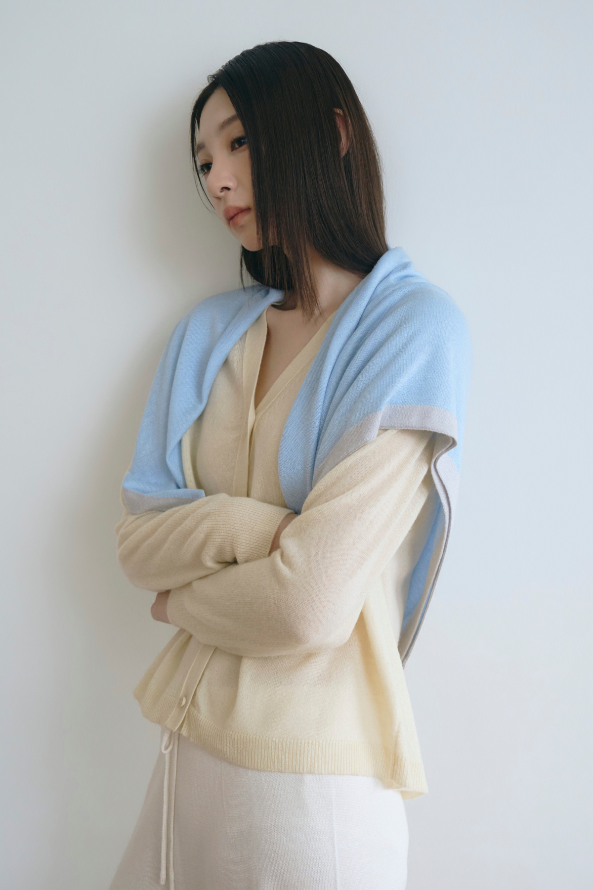[캐시브리즈] 배색 사각 스카프 BLUE