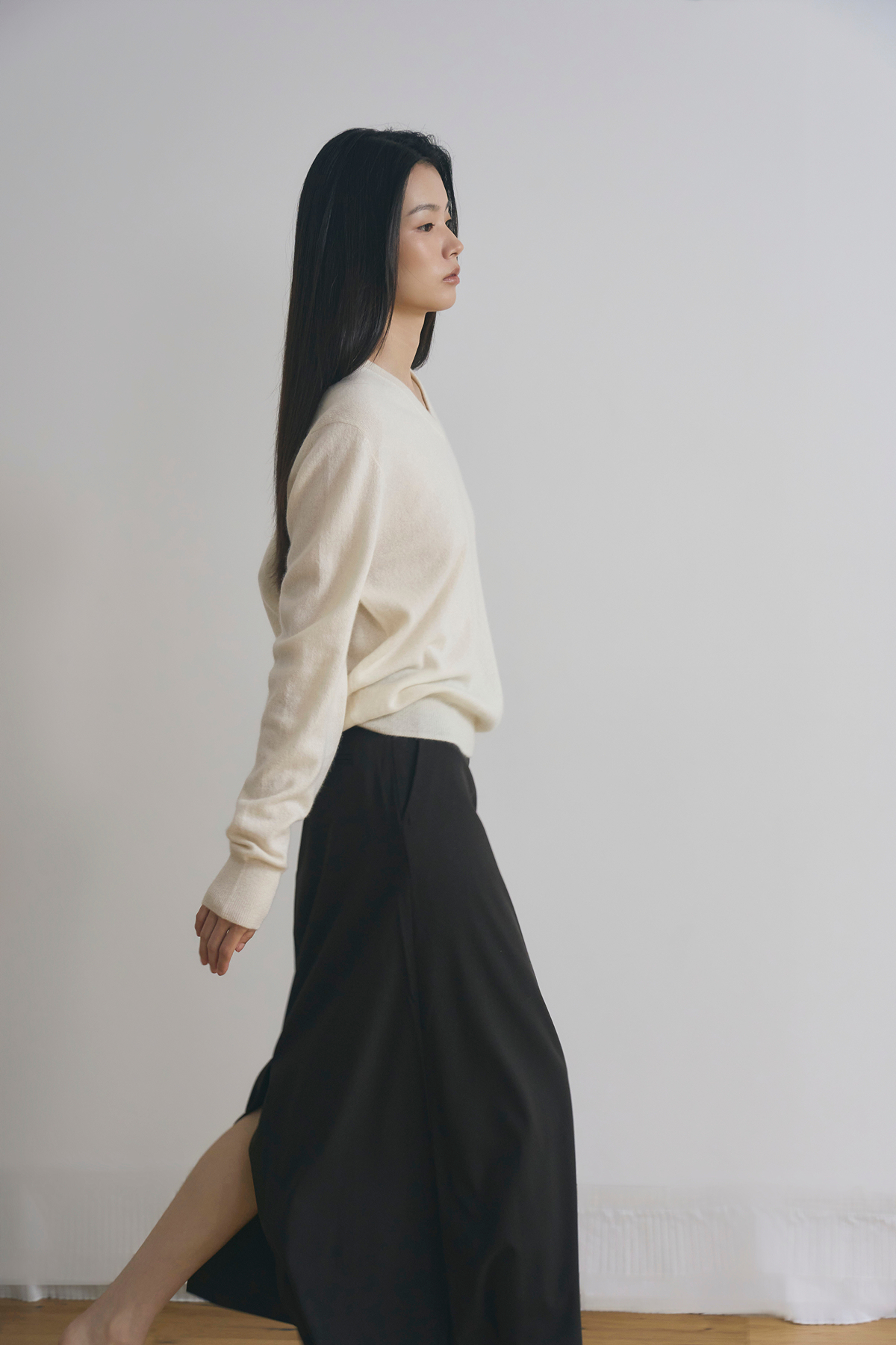 [몽골 캐시미어100] 오가닉 브이넥 니트 NATURAL WHITE