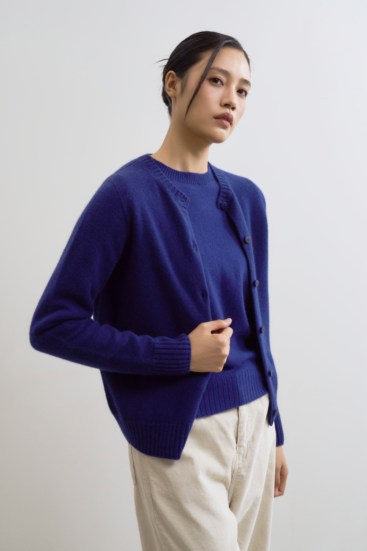 [캐시미어100] 미드게이지 베이직 라운드넥 ROYAL BLUE