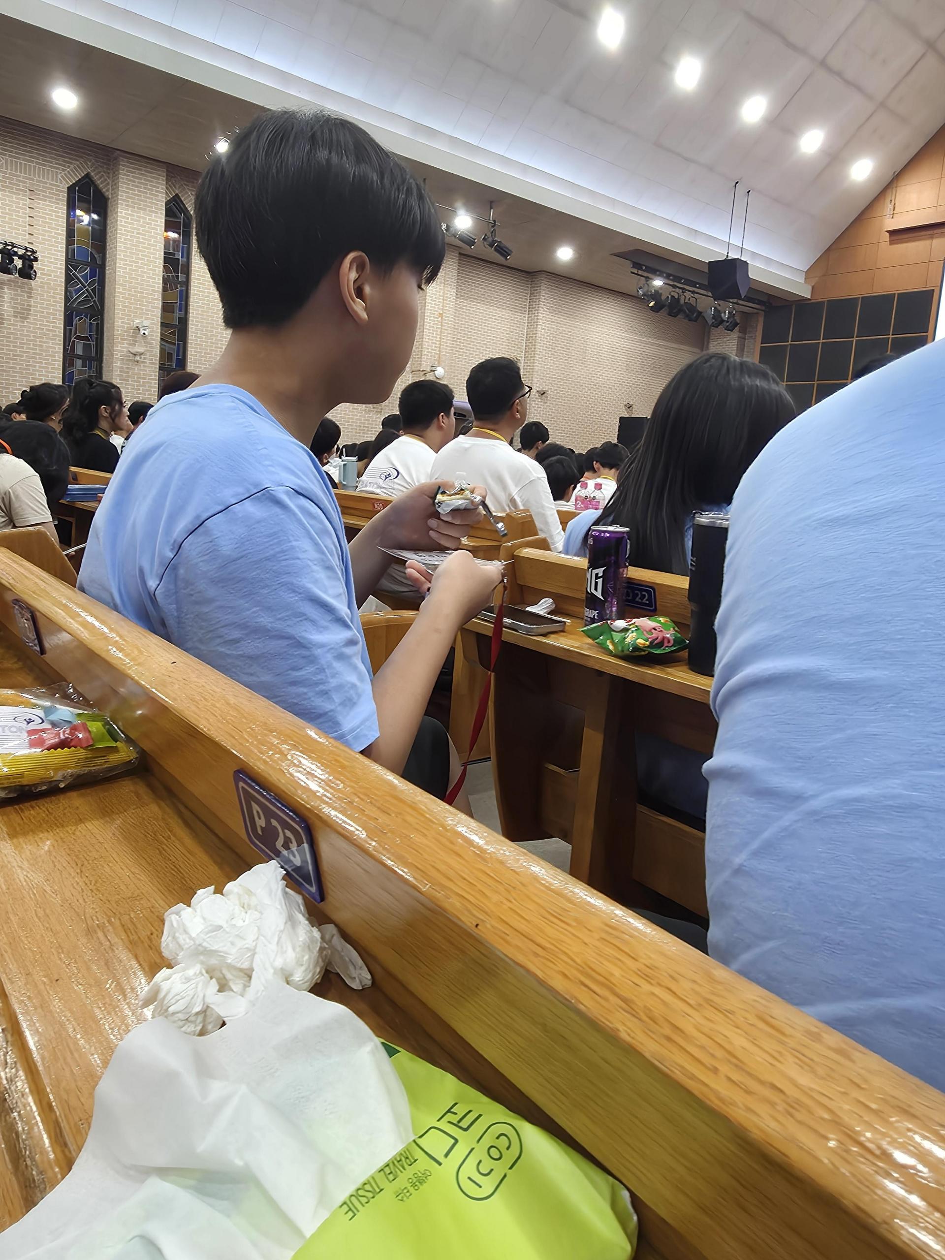 693c00a09543e.jpg