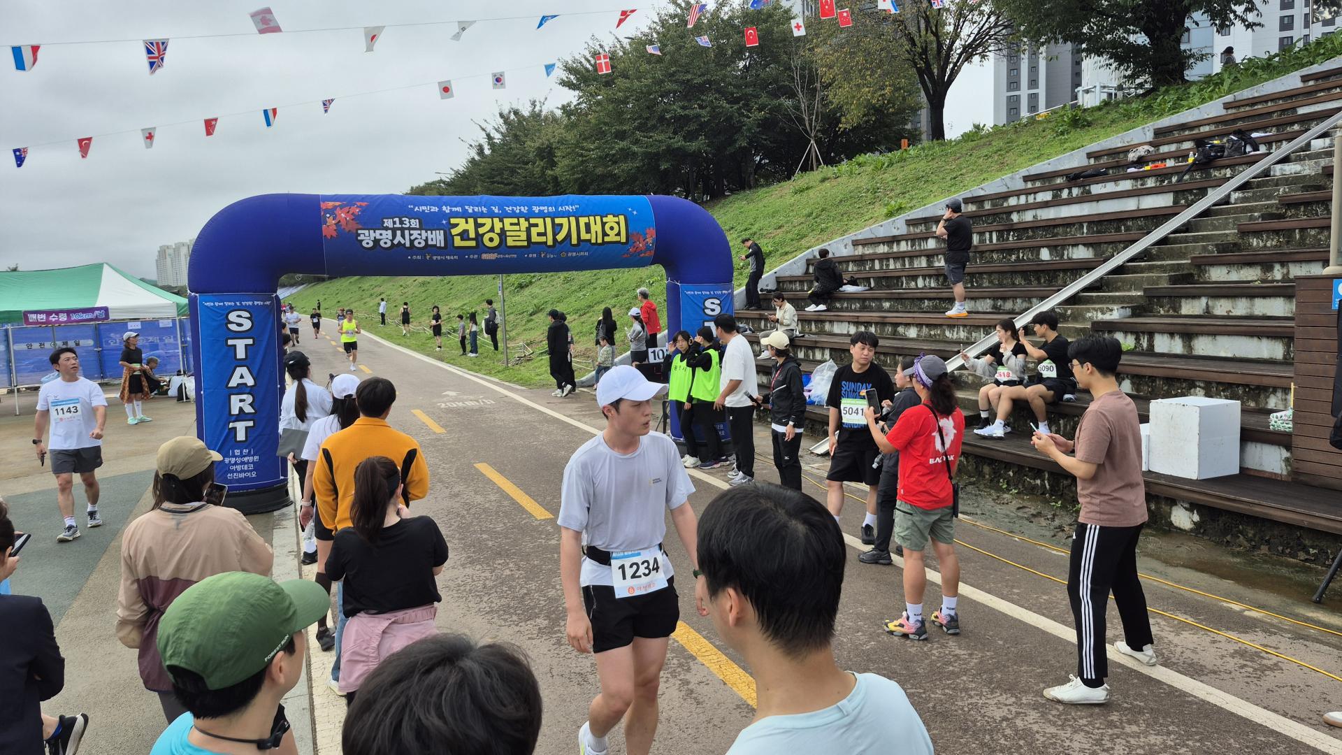 9736d32018c0a.jpg