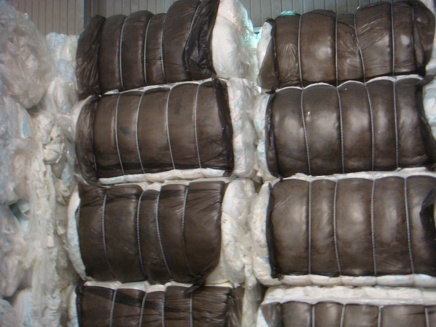 어른용 성인용 재생기저귀 (Diapers in Bales)